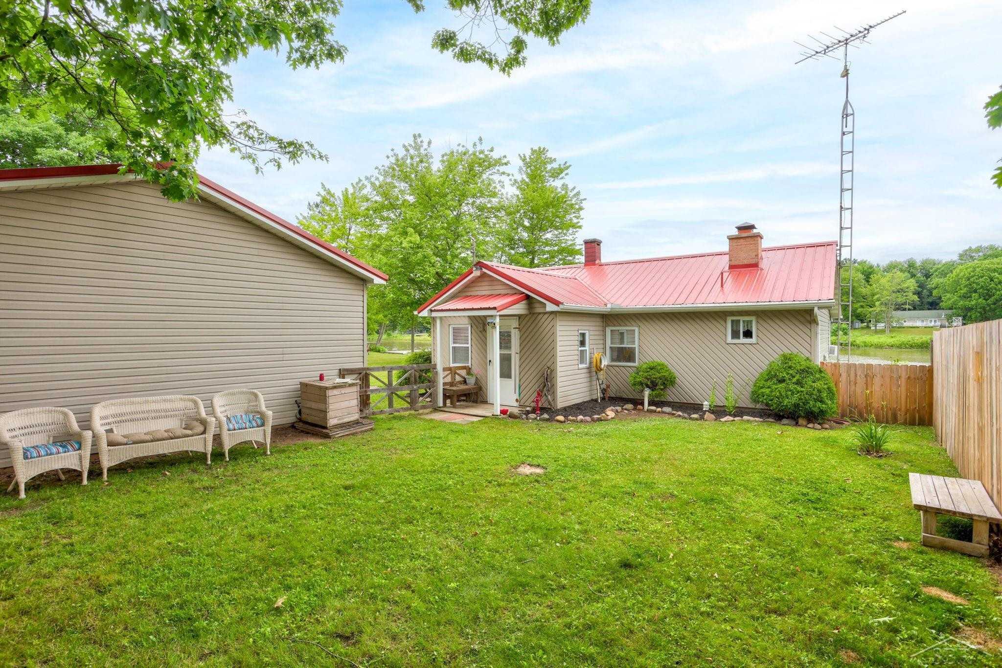 625 E Sun Oil, Gladwin, MI 48624 — Photo 6