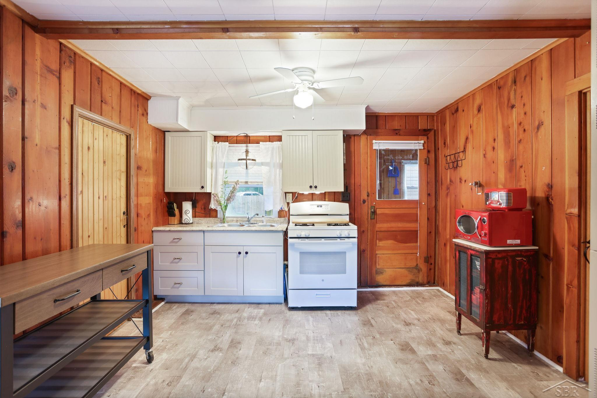 625 E Sun Oil, Gladwin, MI 48624 — Photo 8