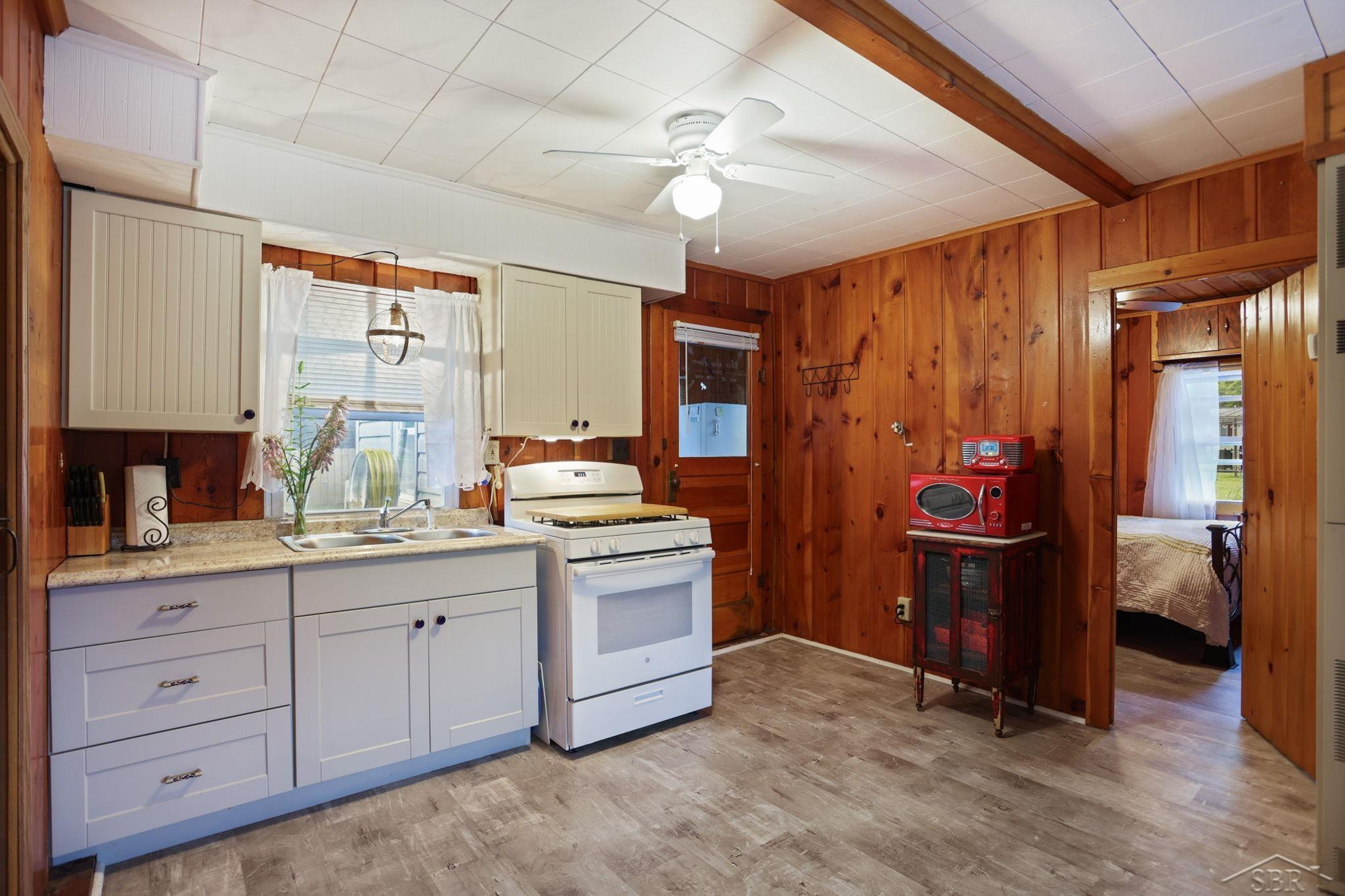 625 E Sun Oil, Gladwin, MI 48624 — Photo 18