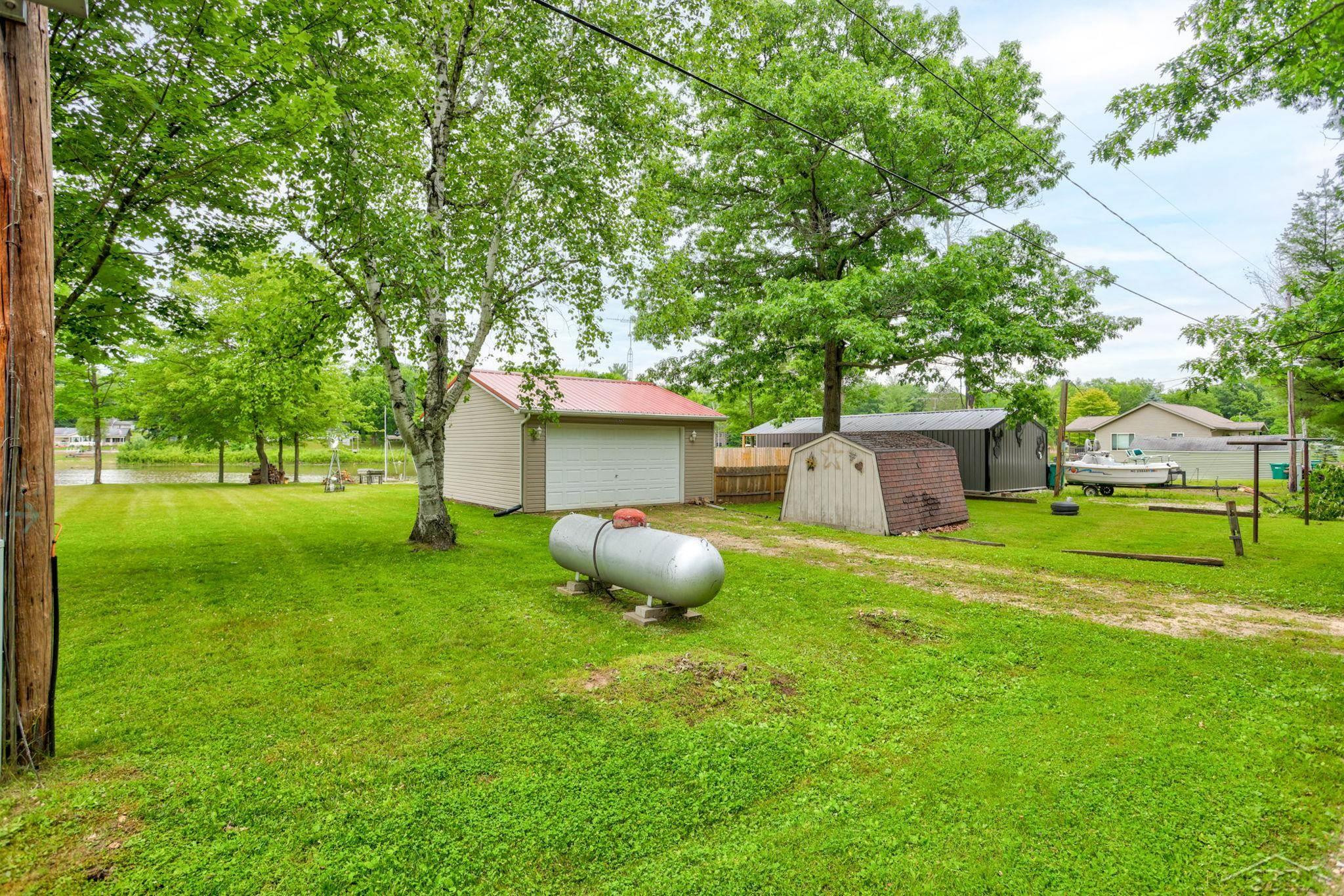 625 E Sun Oil, Gladwin, MI 48624 — Photo 33