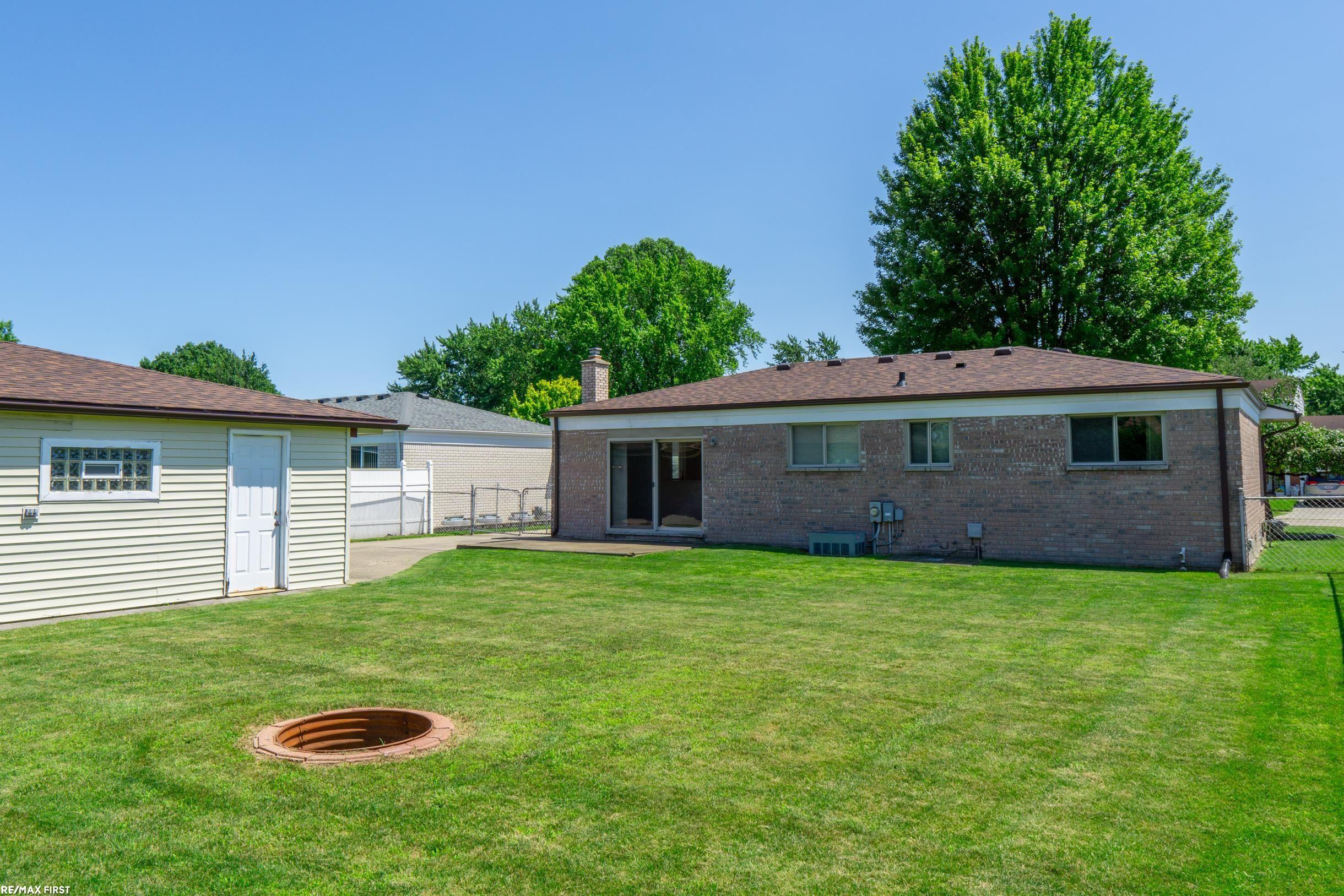 8655 Alwardt Drive, Sterling Heights, MI 48313 — Photo 3