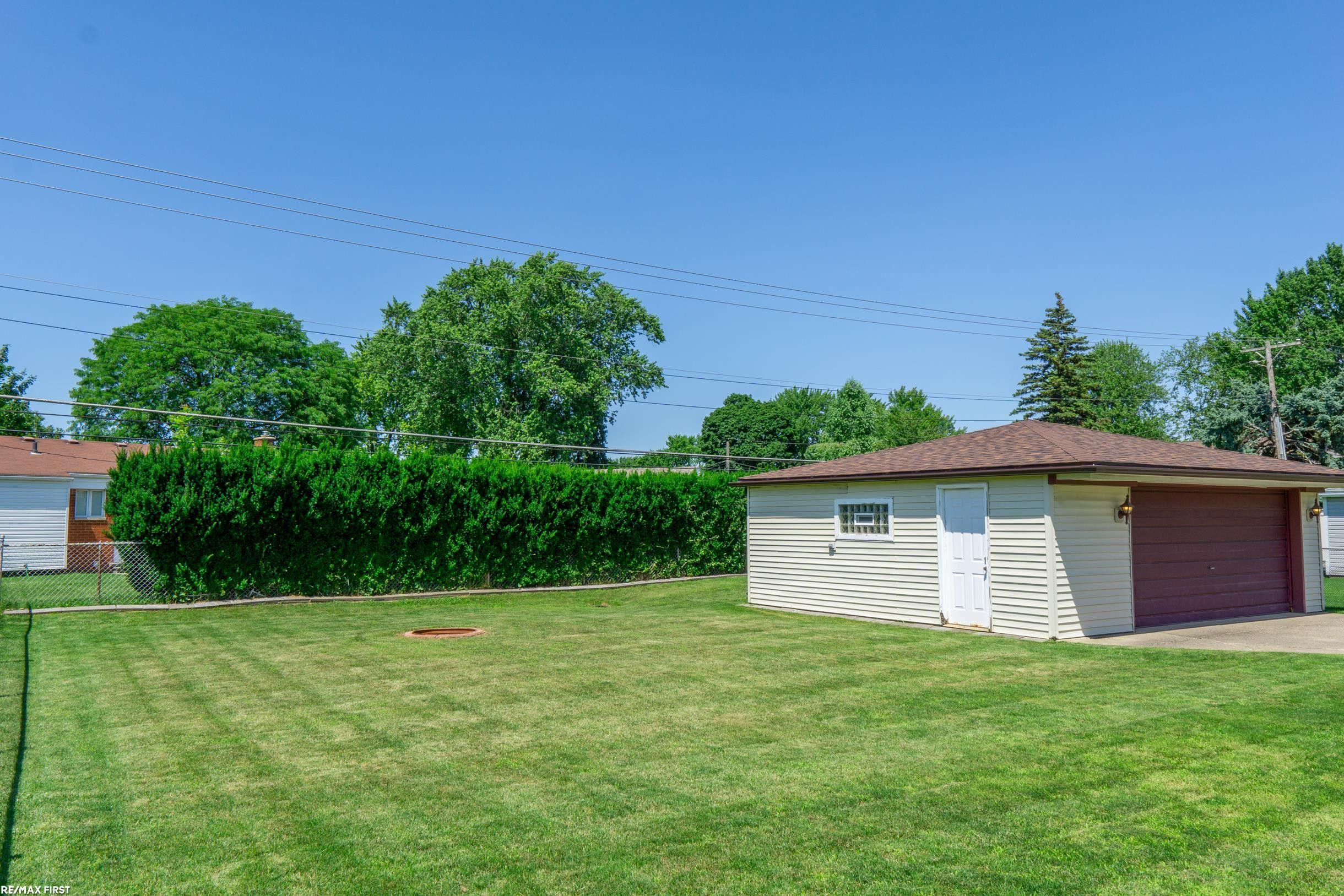 8655 Alwardt Drive, Sterling Heights, MI 48313 — Photo 5