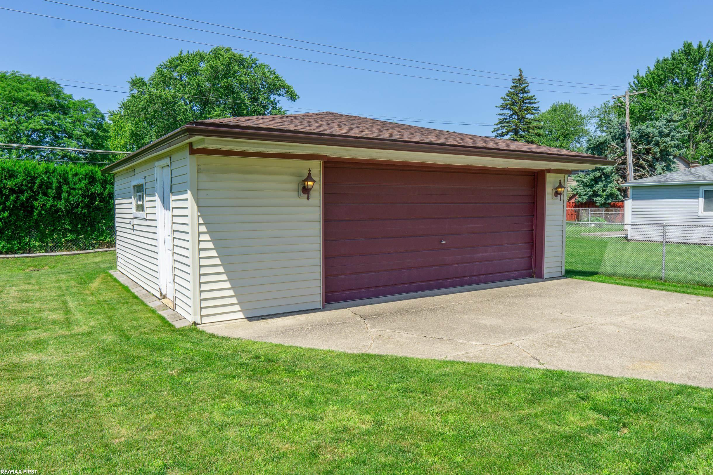 8655 Alwardt Drive, Sterling Heights, MI 48313 — Photo 7