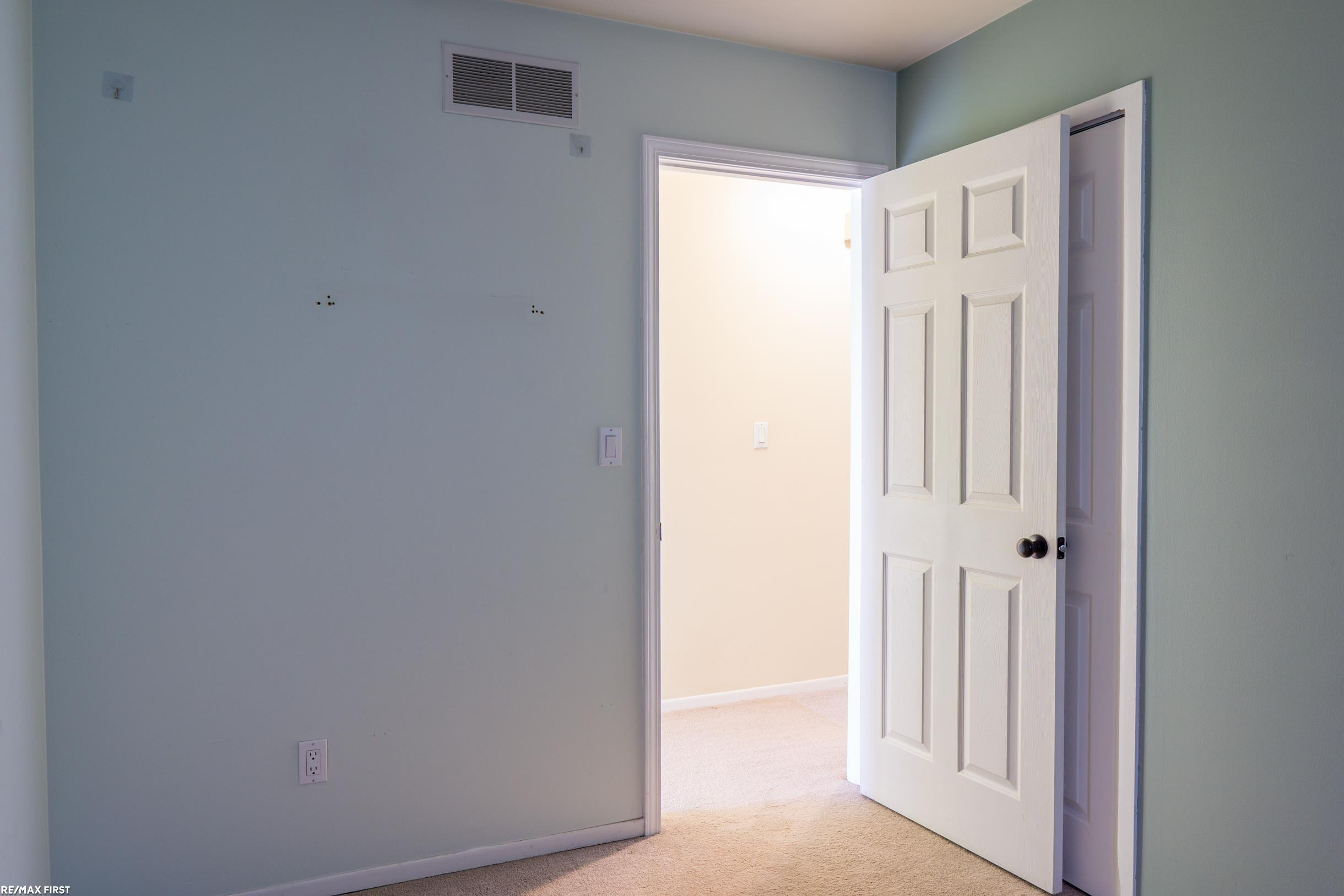 8655 Alwardt Drive, Sterling Heights, MI 48313 — Photo 20
