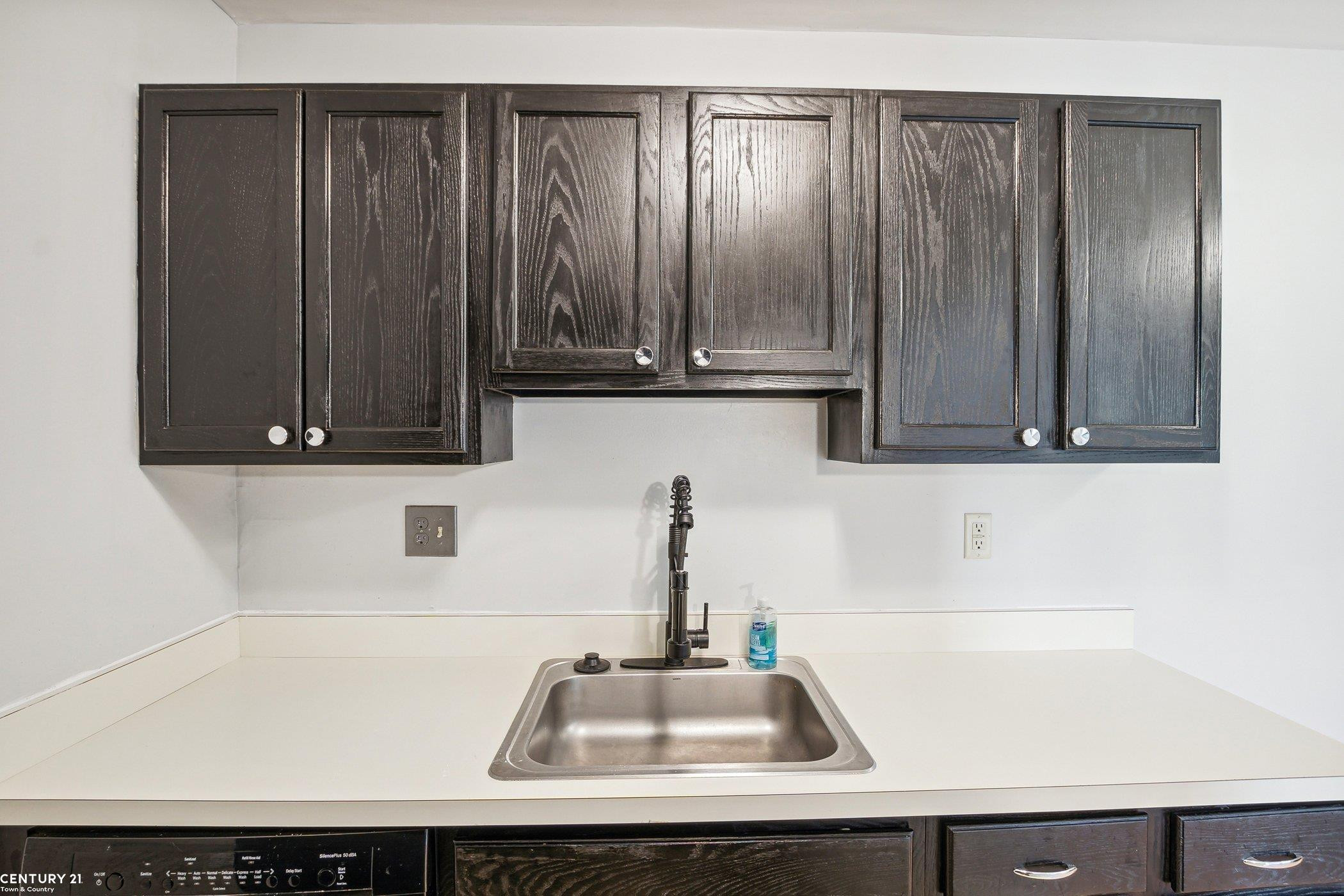 9939 Allen Pointe Drive, Allen Park, MI 48101 — Photo 9