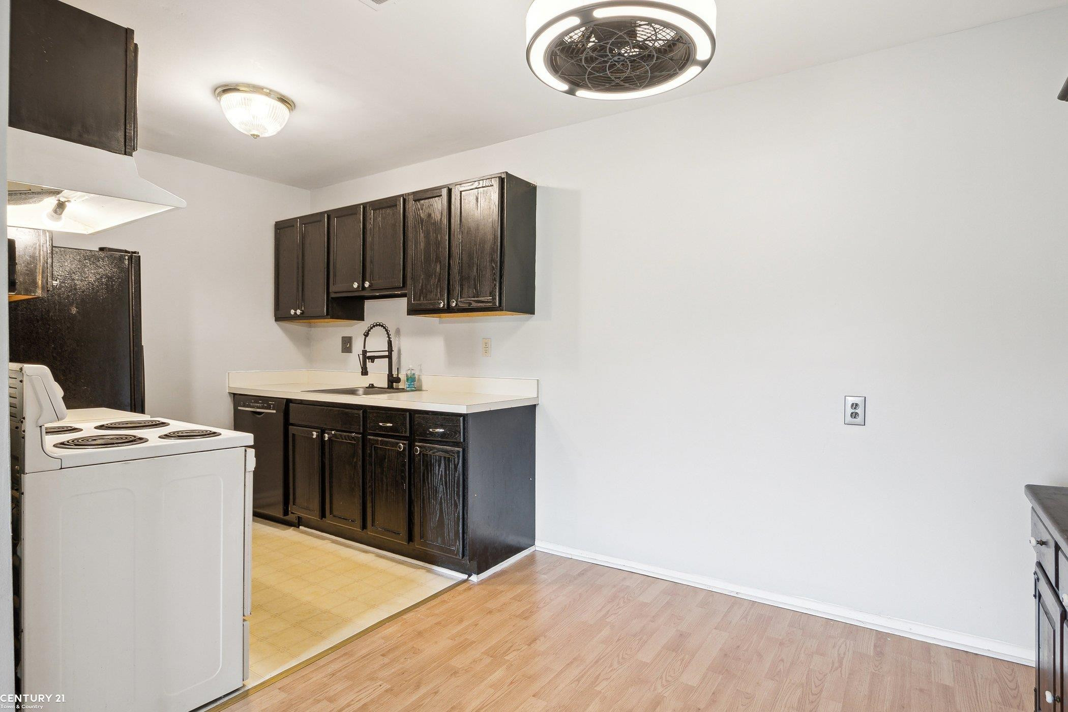 9939 Allen Pointe Drive, Allen Park, MI 48101 — Photo 10
