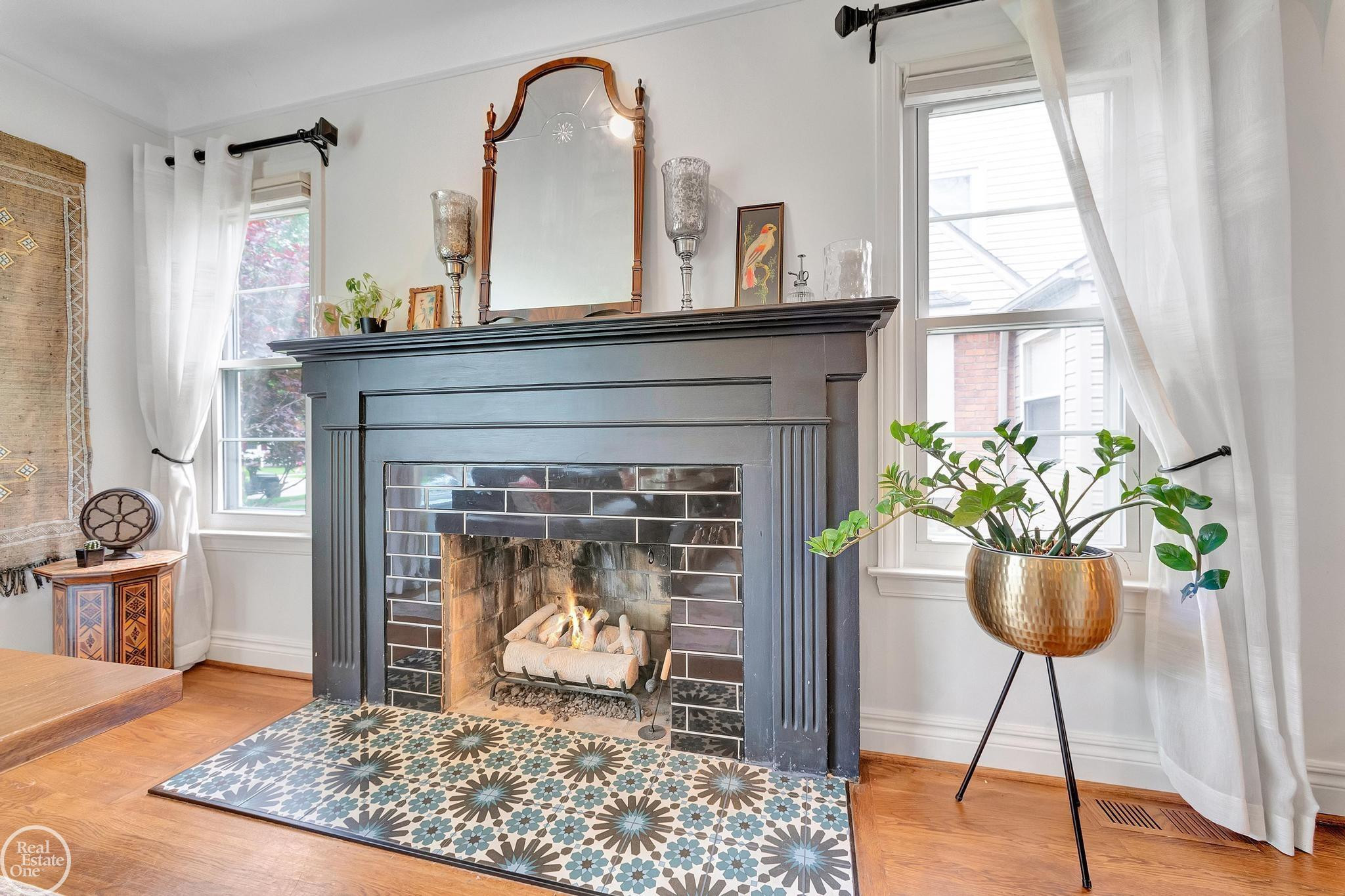 951 HAMPTON Street, Grosse Pointe Woods, MI 48236 — Photo 10