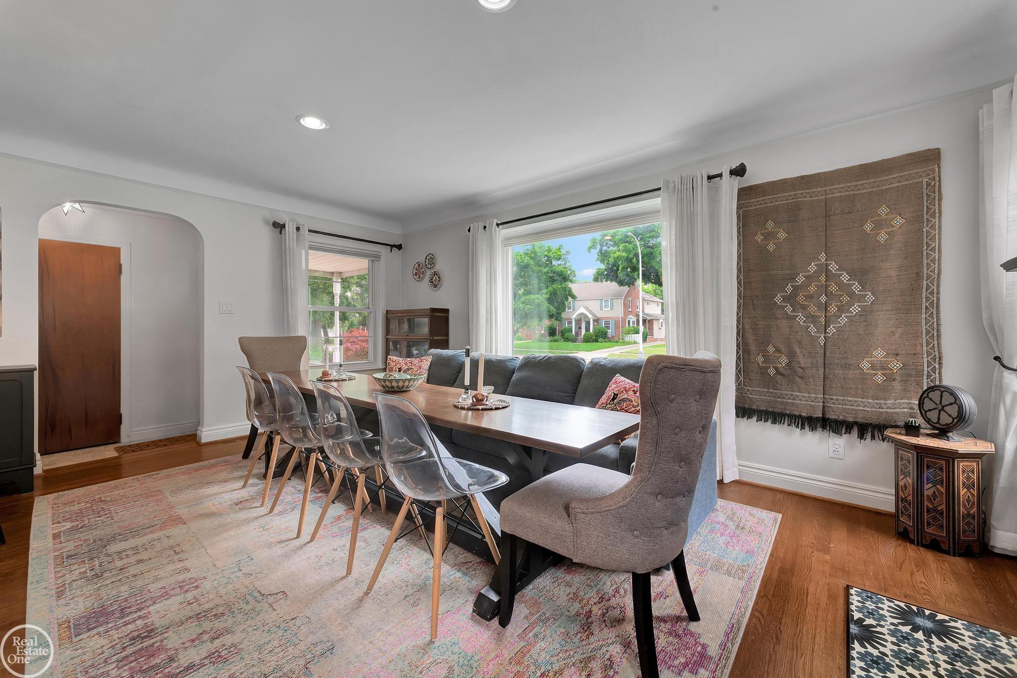 951 HAMPTON Street, Grosse Pointe Woods, MI 48236 — Photo 11