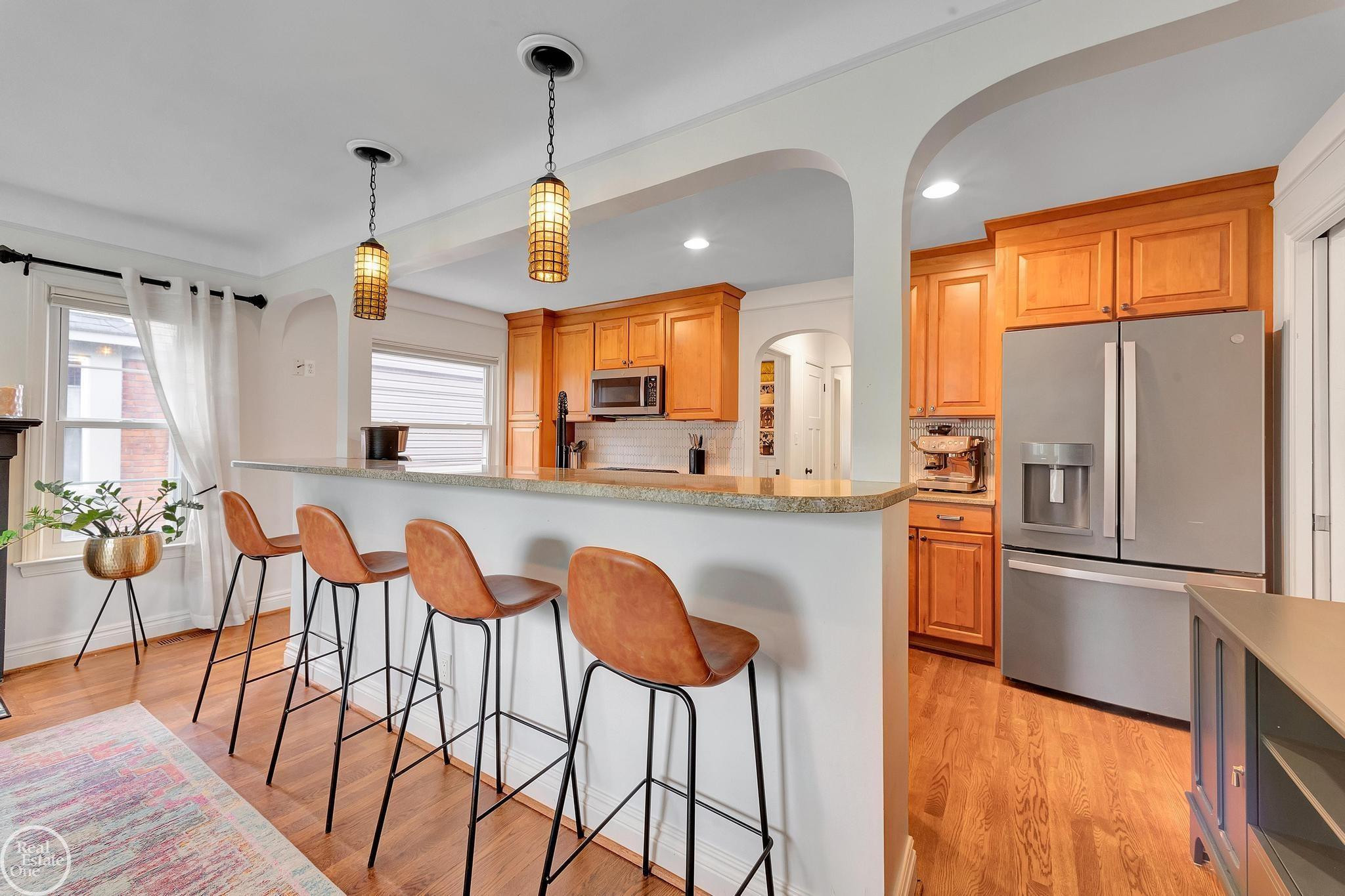 951 HAMPTON Street, Grosse Pointe Woods, MI 48236 — Photo 13