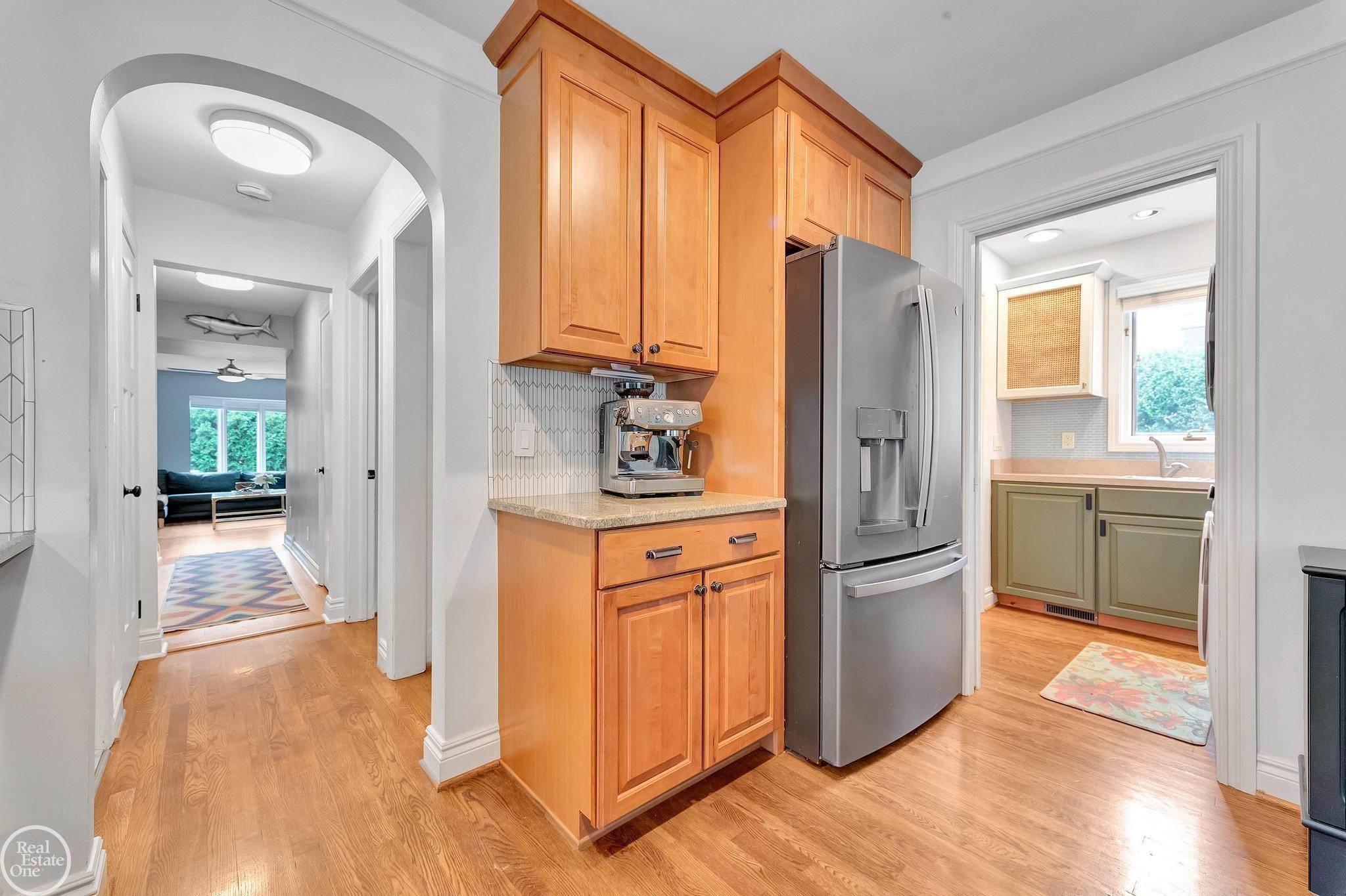 951 HAMPTON Street, Grosse Pointe Woods, MI 48236 — Photo 14