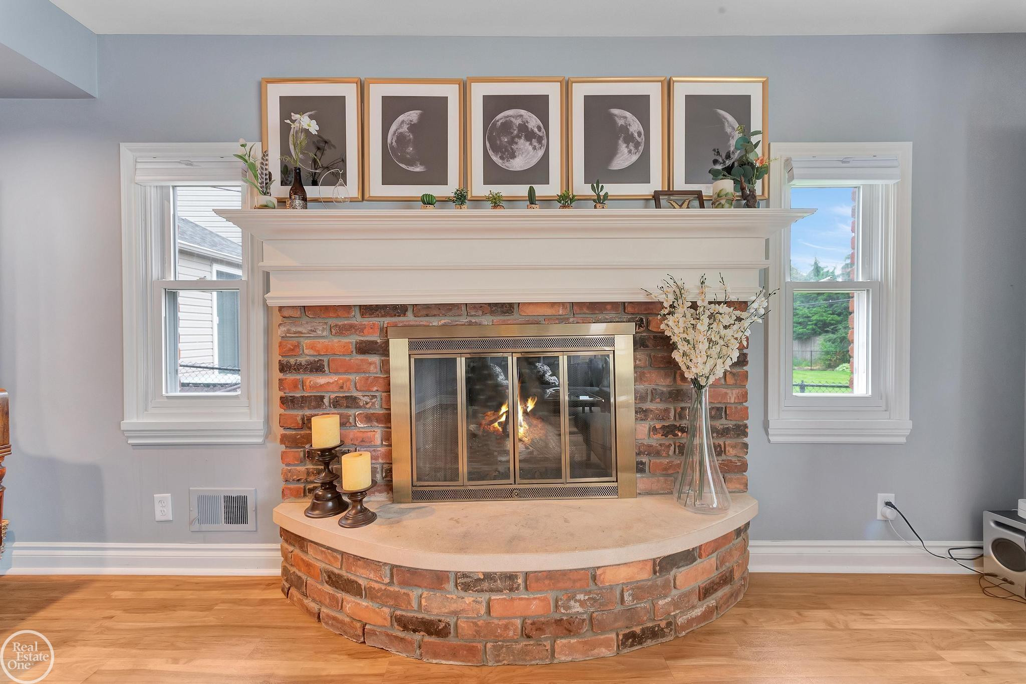 951 HAMPTON Street, Grosse Pointe Woods, MI 48236 — Photo 20
