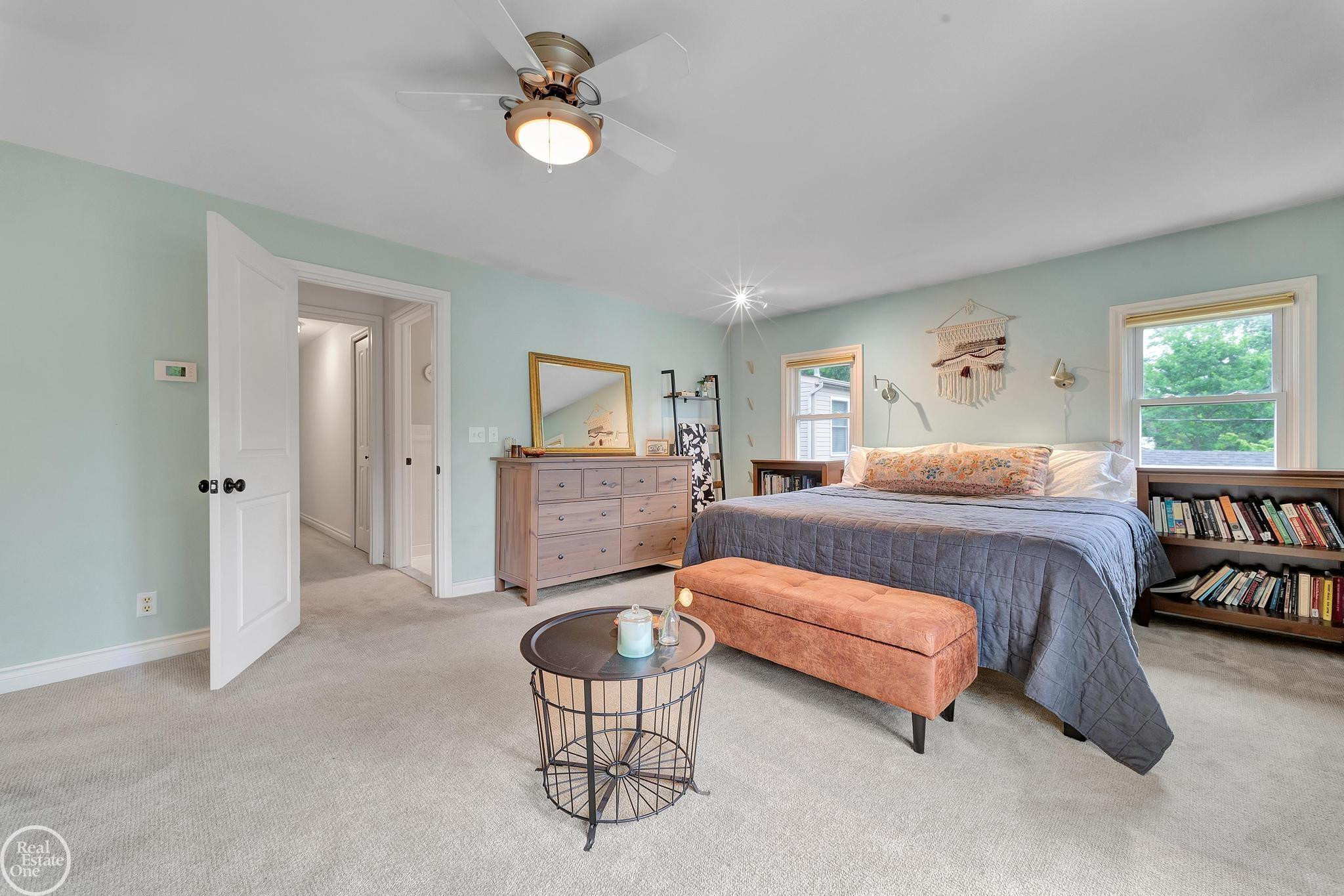 951 HAMPTON Street, Grosse Pointe Woods, MI 48236 — Photo 34