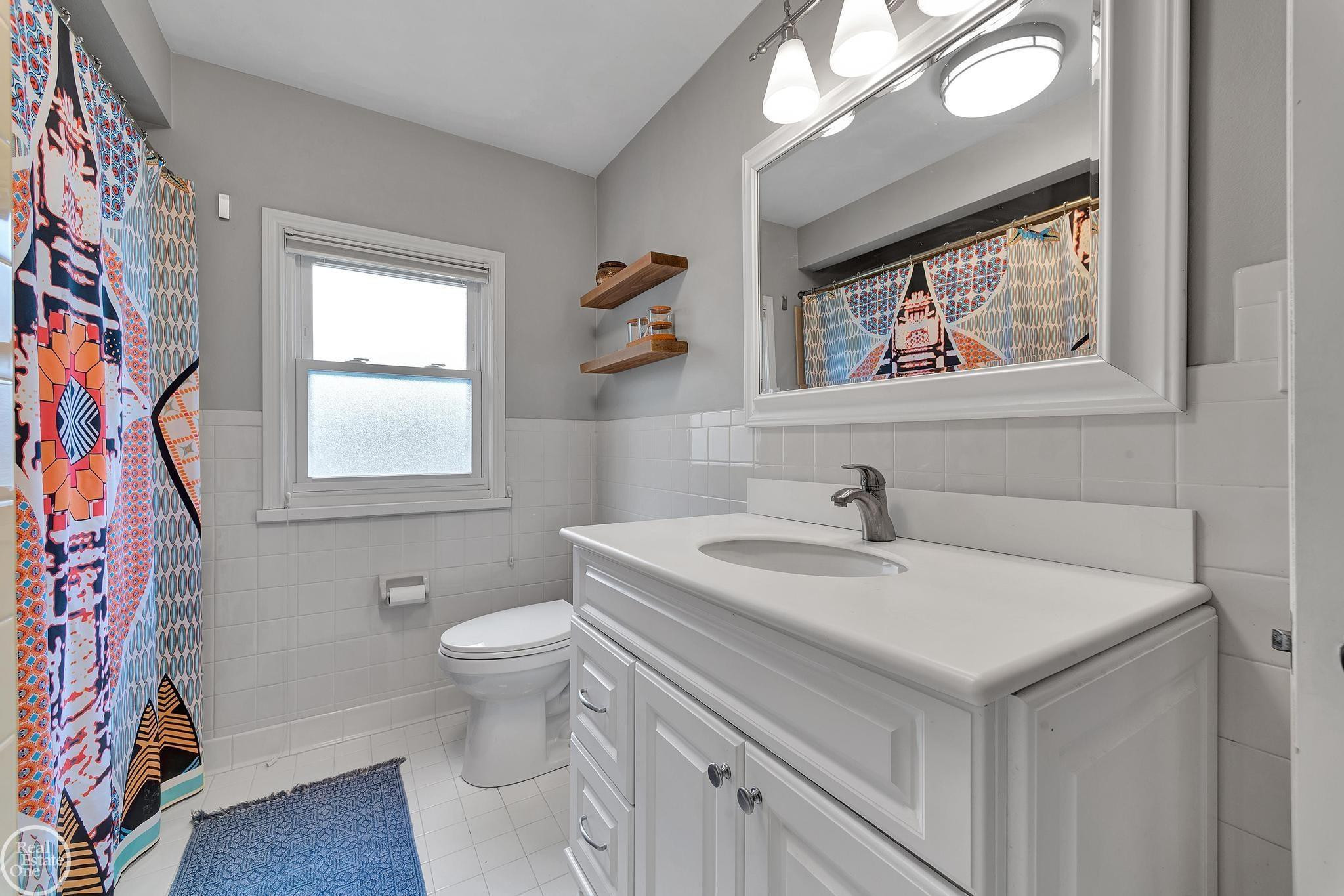 951 HAMPTON Street, Grosse Pointe Woods, MI 48236 — Photo 35