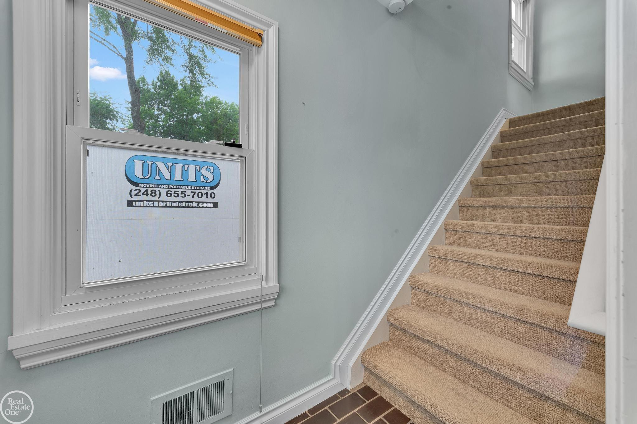 951 HAMPTON Street, Grosse Pointe Woods, MI 48236 — Photo 48