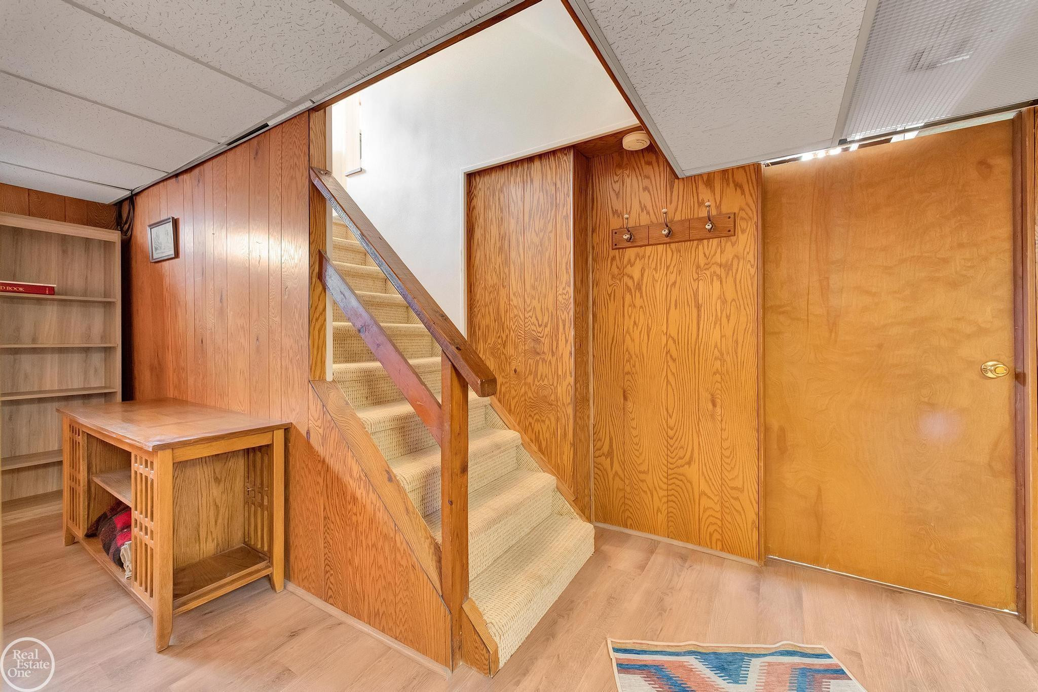 951 HAMPTON Street, Grosse Pointe Woods, MI 48236 — Photo 49