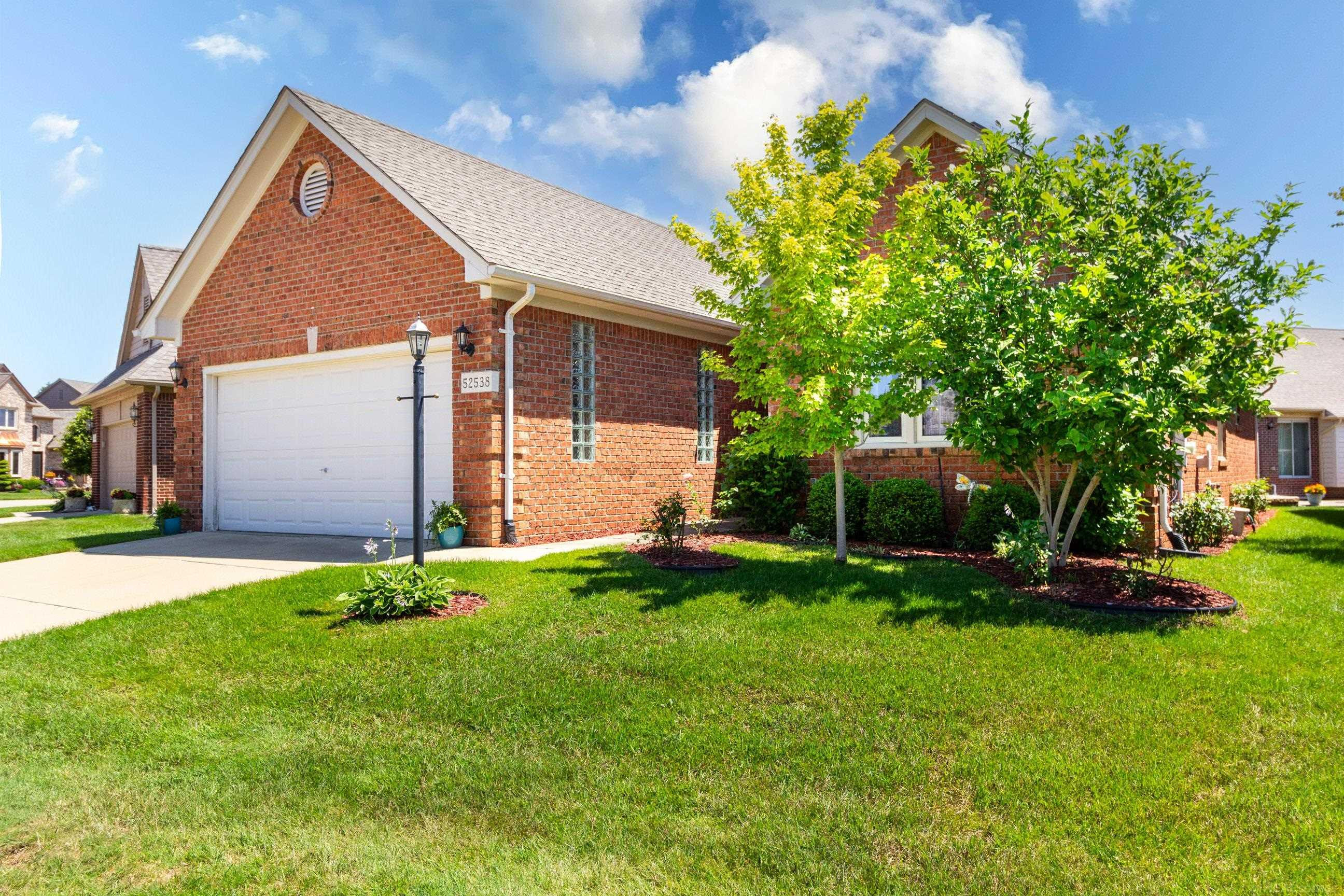 52538 Covecreek Drive, Macomb, MI 48044 — Photo 2