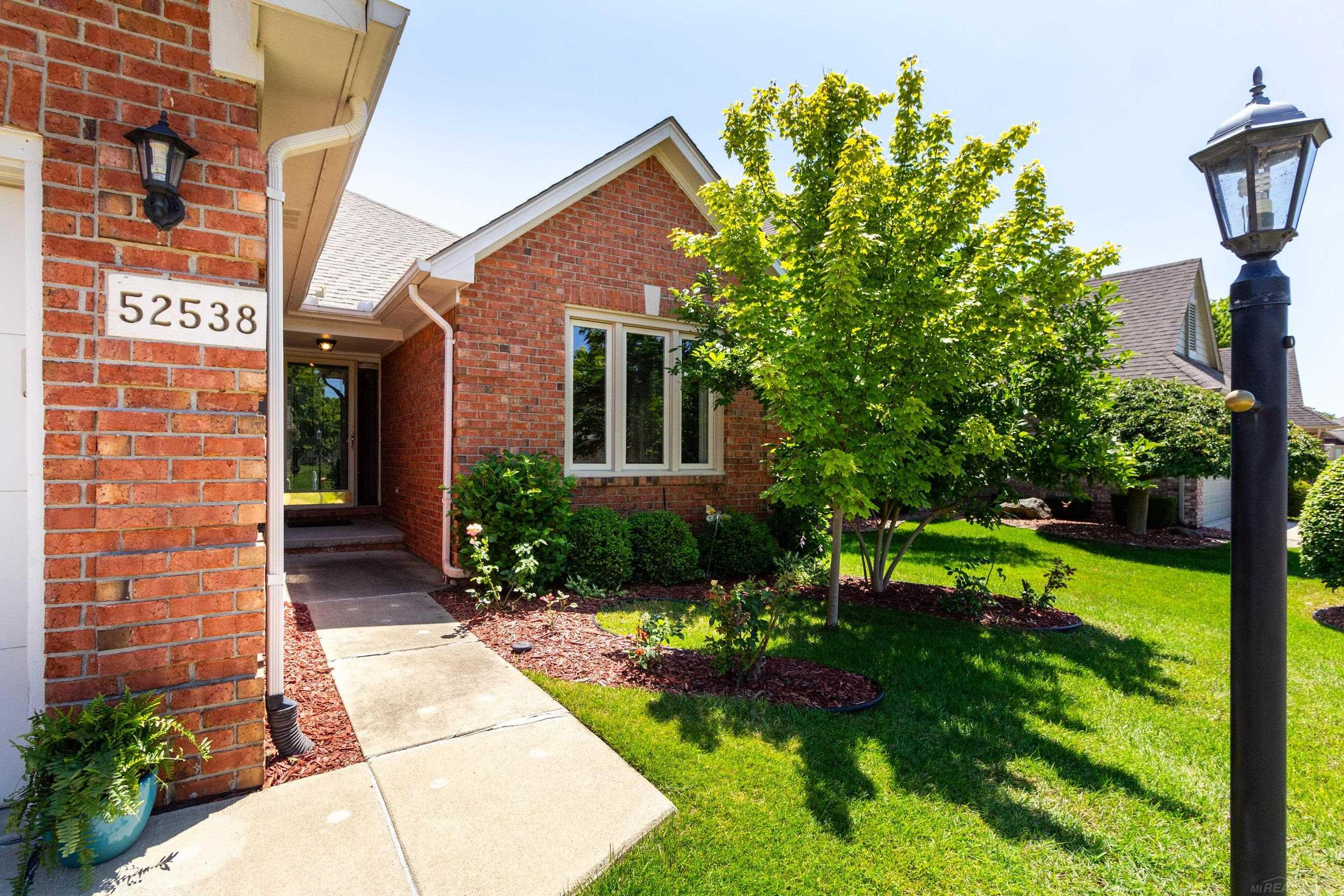 52538 Covecreek Drive, Macomb, MI 48044 — Photo 3