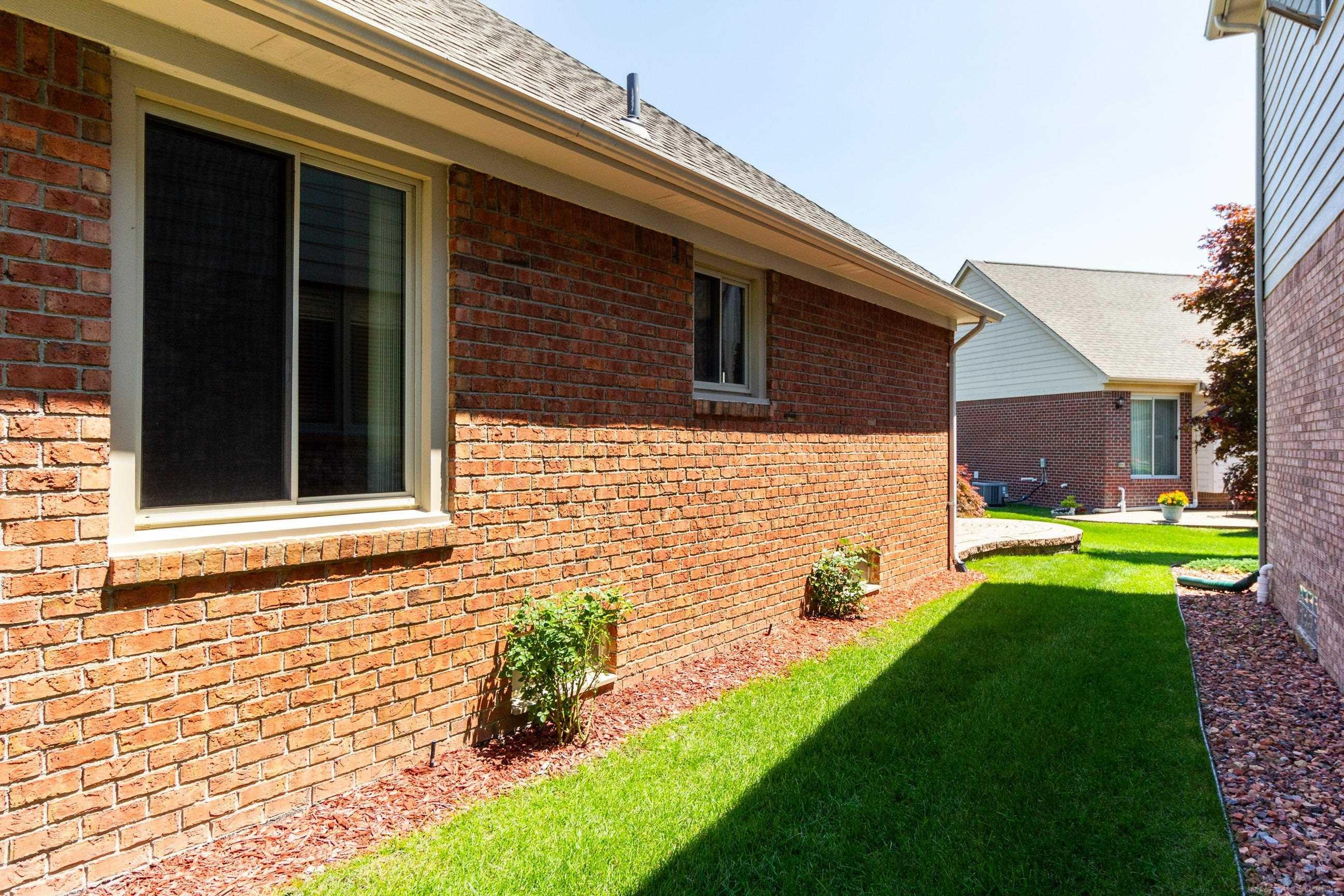 52538 Covecreek Drive, Macomb, MI 48044 — Photo 4