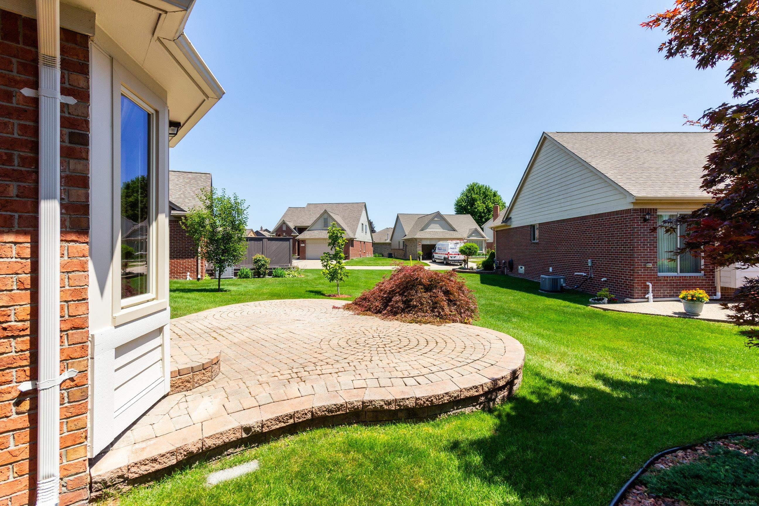 52538 Covecreek Drive, Macomb, MI 48044 — Photo 5