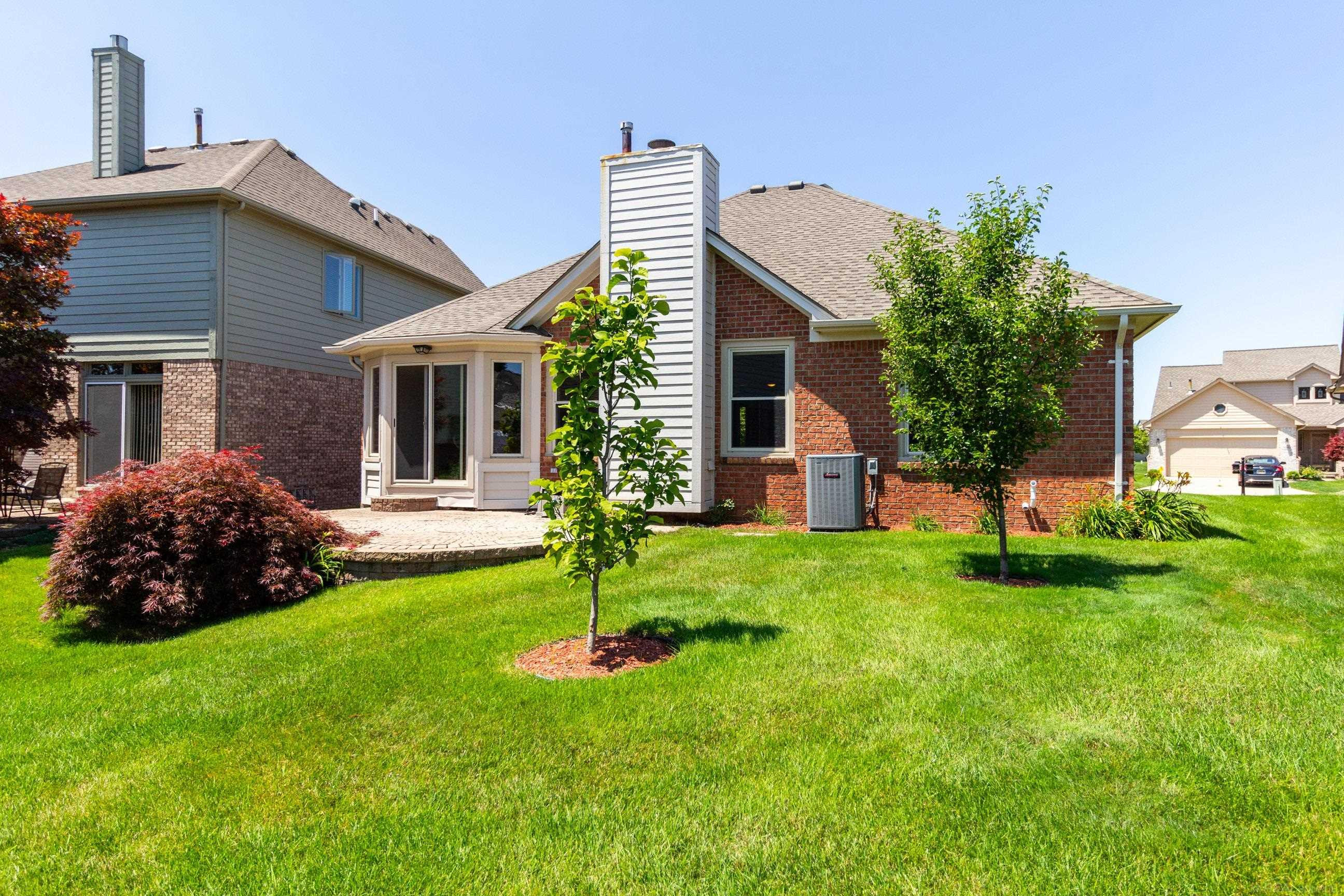 52538 Covecreek Drive, Macomb, MI 48044 — Photo 7