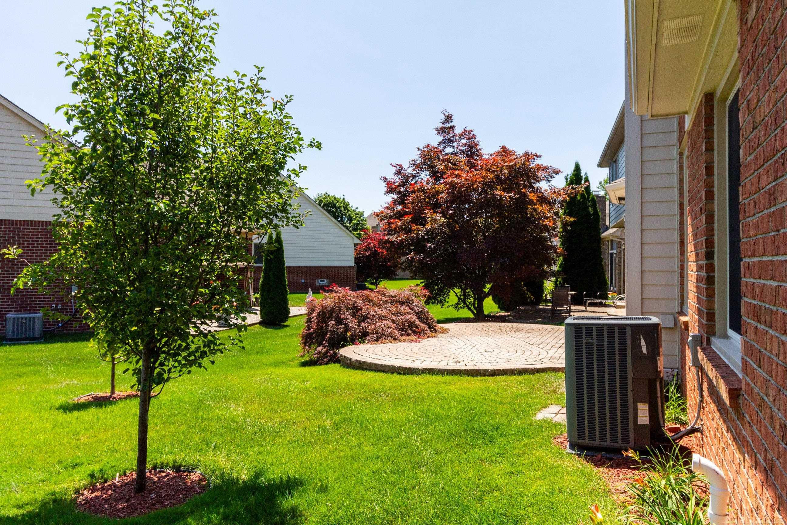52538 Covecreek Drive, Macomb, MI 48044 — Photo 10