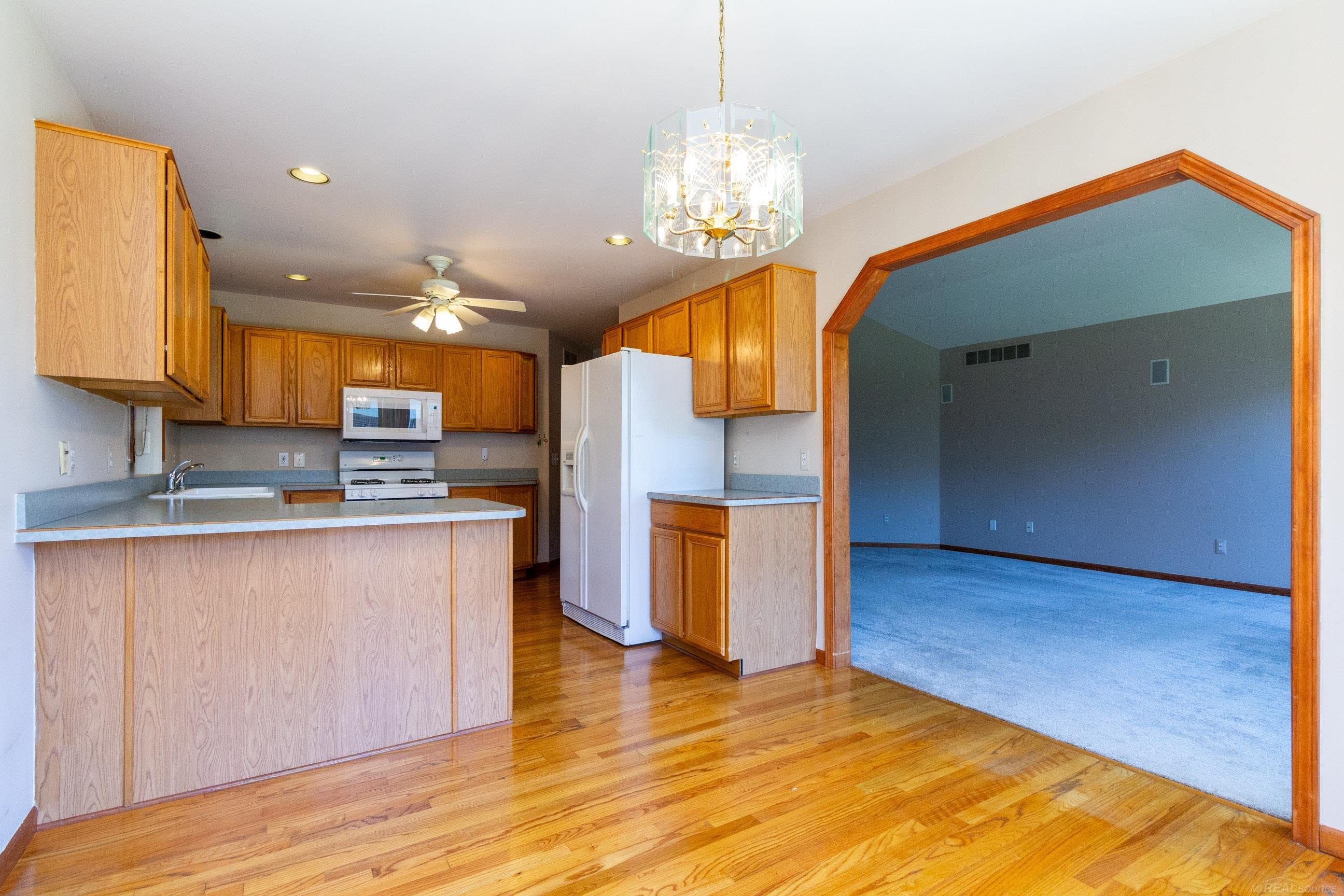 52538 Covecreek Drive, Macomb, MI 48044 — Photo 15