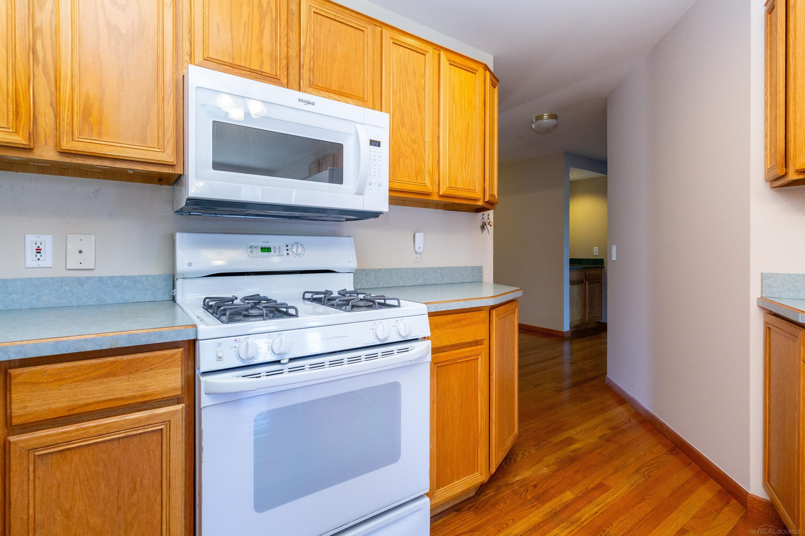52538 Covecreek Drive, Macomb, MI 48044 — Photo 19