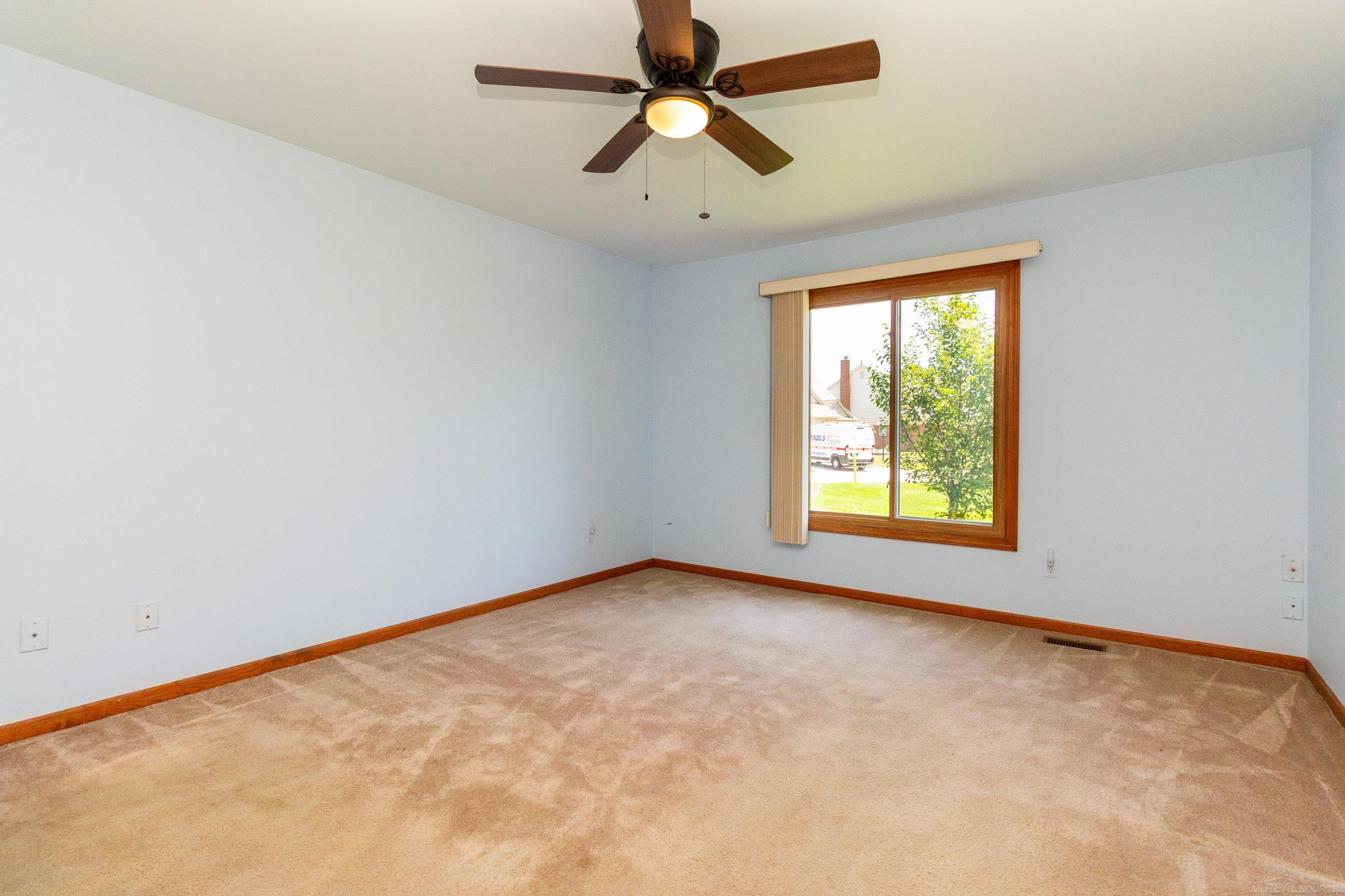 52538 Covecreek Drive, Macomb, MI 48044 — Photo 20