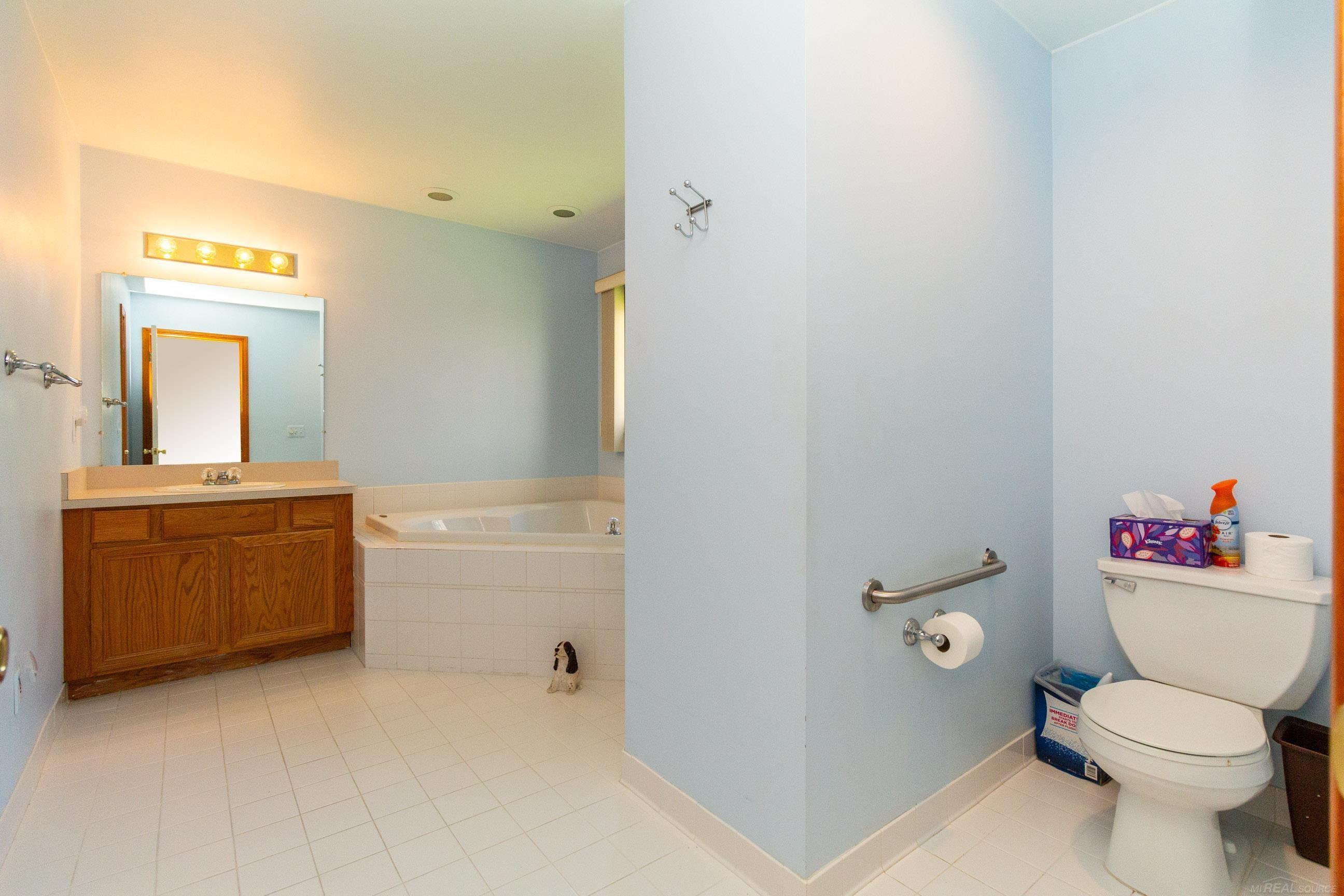 52538 Covecreek Drive, Macomb, MI 48044 — Photo 23