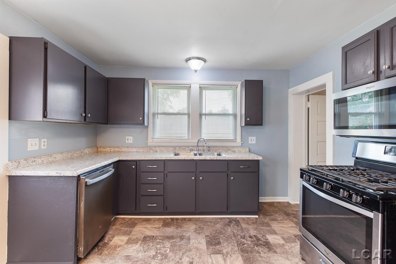 215 Brown, MI 49236 — Photo 10