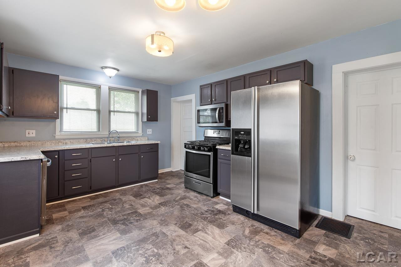 215 Brown, MI 49236 — Photo 11