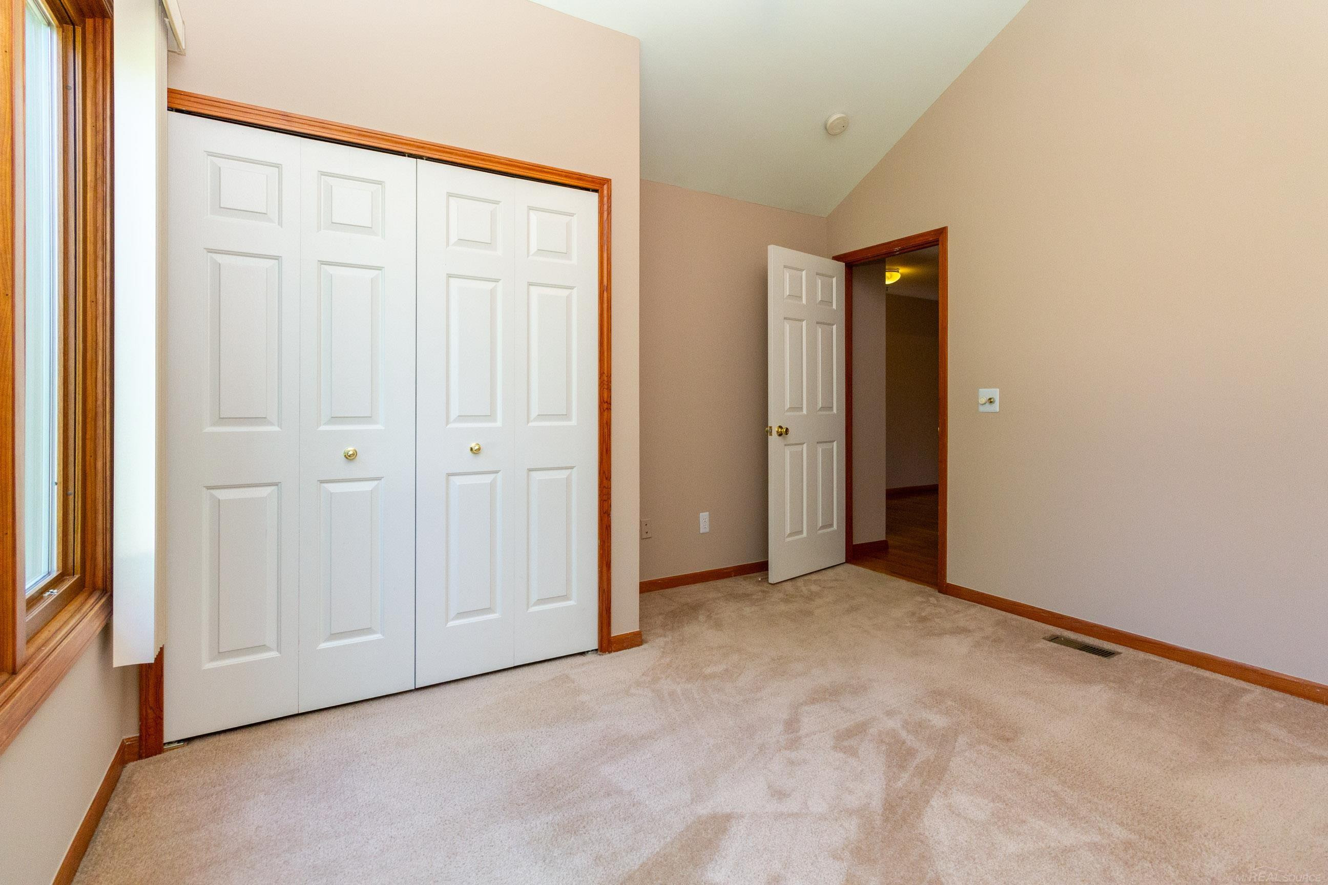52538 Covecreek Drive, Macomb, MI 48044 — Photo 32