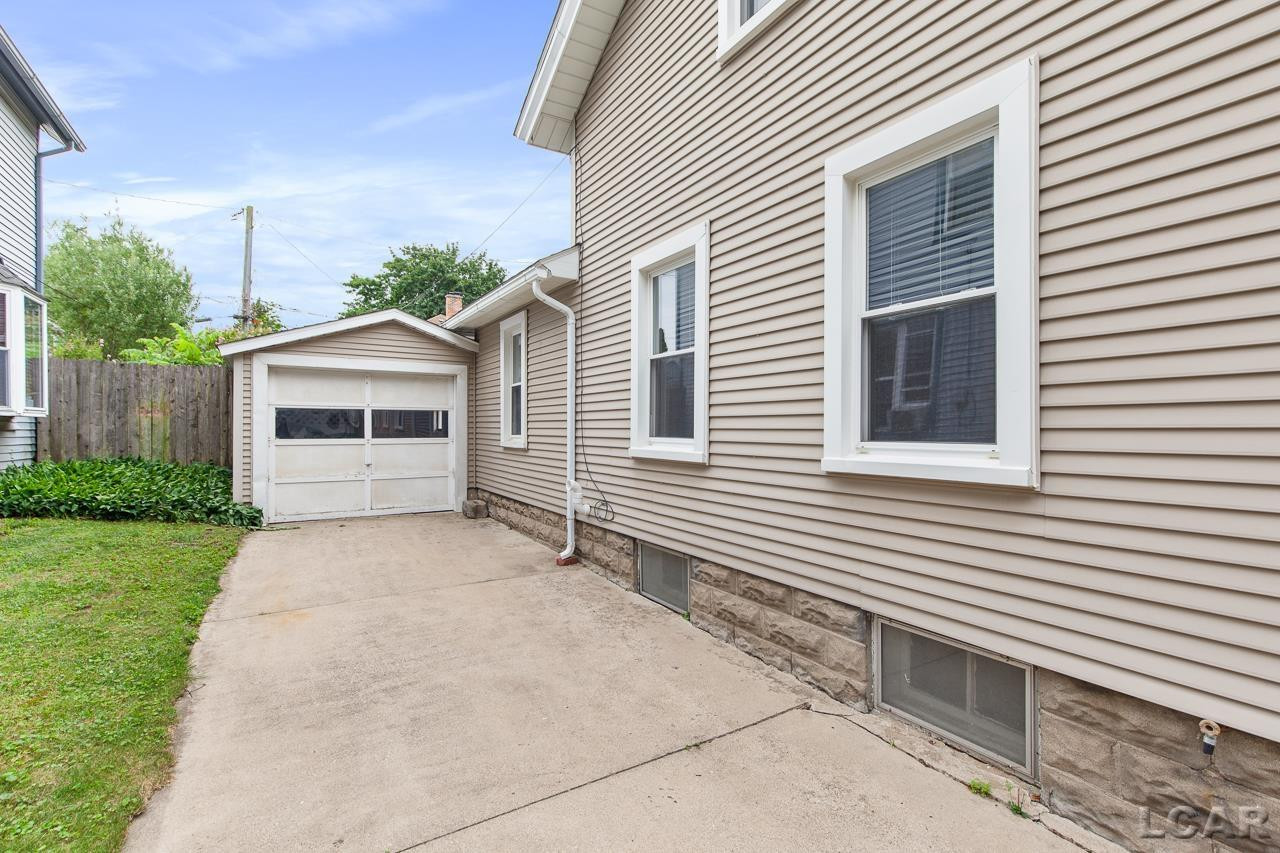 215 Brown, MI 49236 — Photo 24