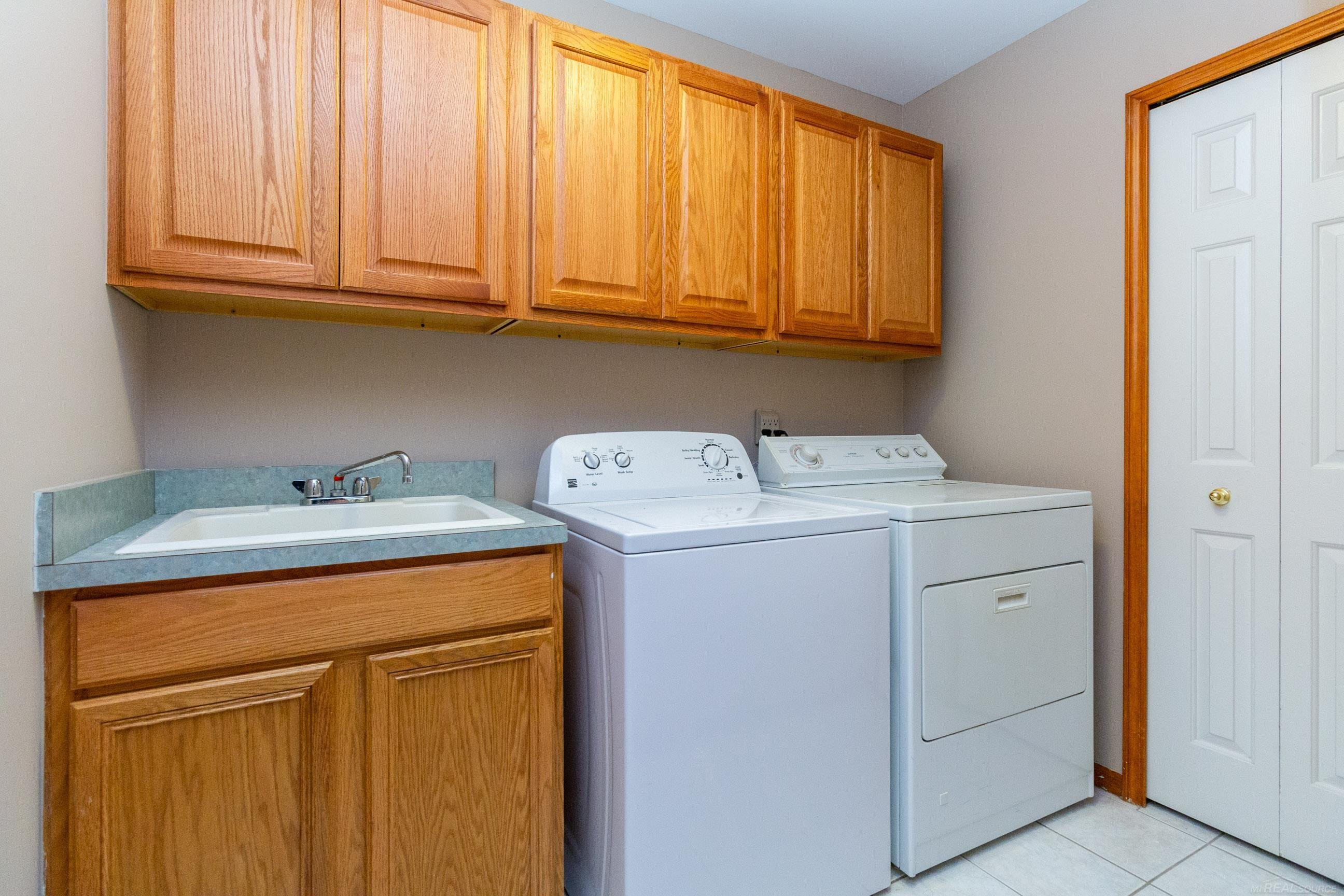 52538 Covecreek Drive, Macomb, MI 48044 — Photo 34