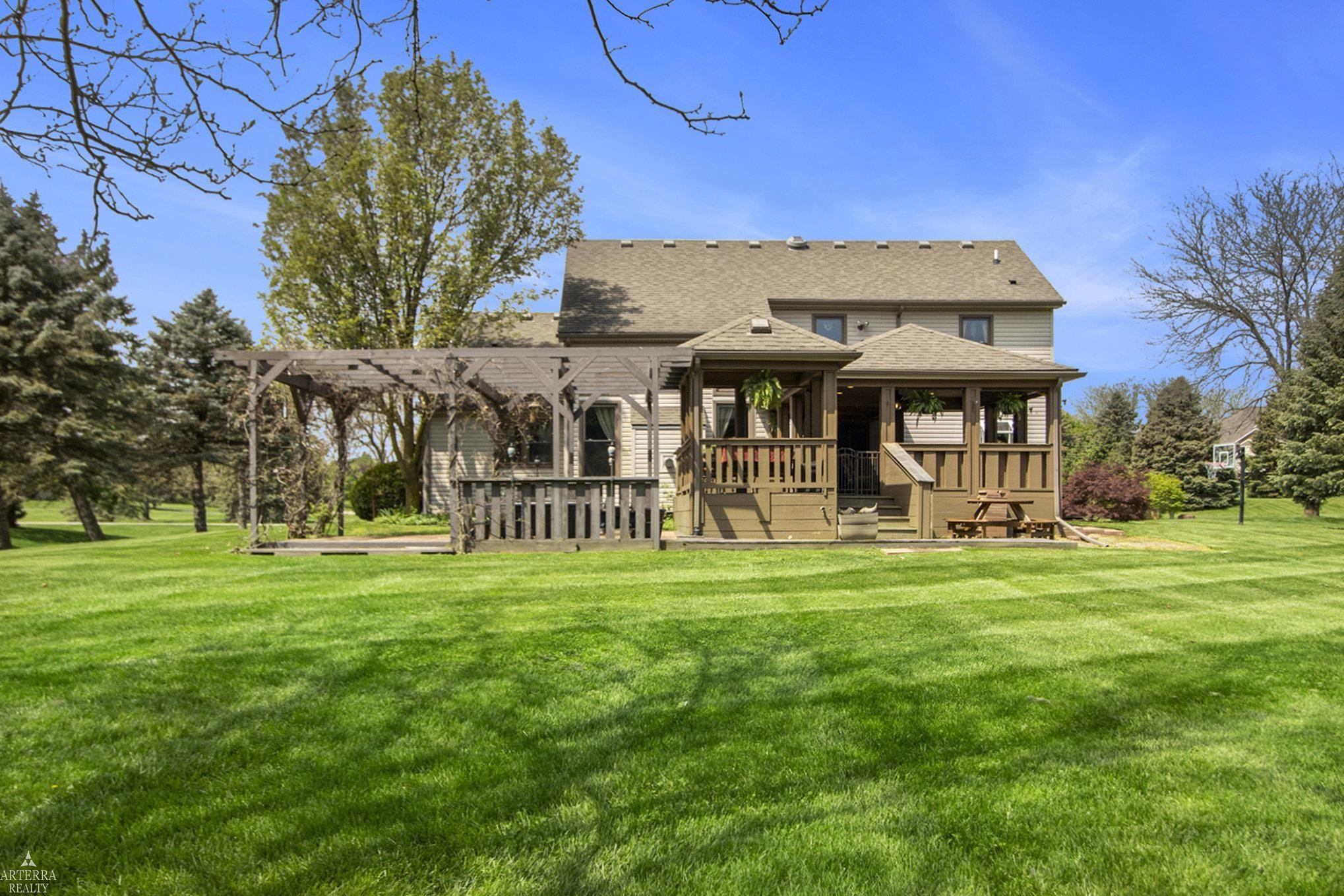 9073 Yorkshire, Saline, MI 48176 — Photo 2