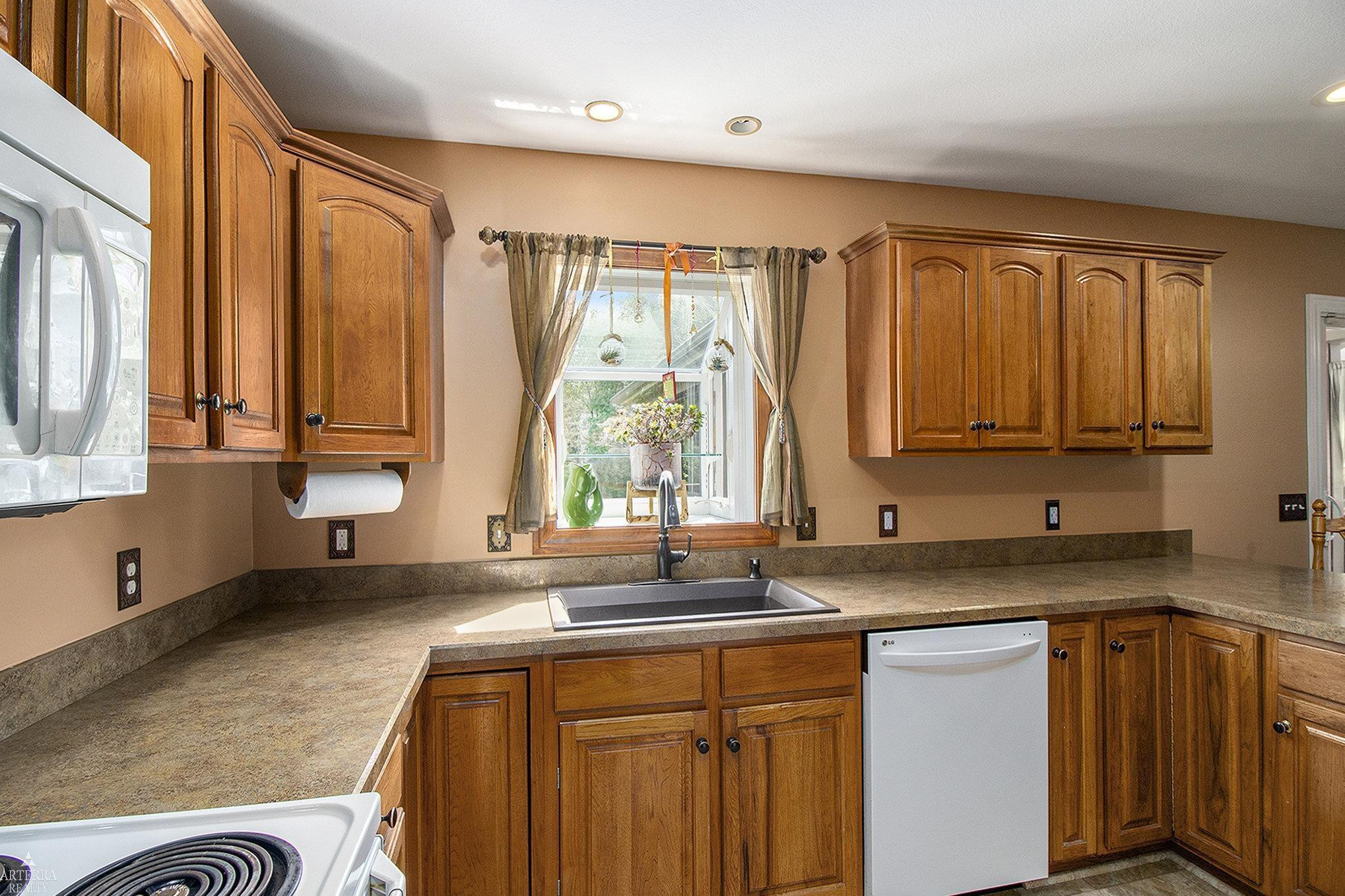 9073 Yorkshire, Saline, MI 48176 — Photo 10