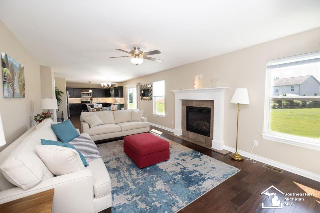 7538 Iris Drive, Temperance, MI 48182 — Photo 10