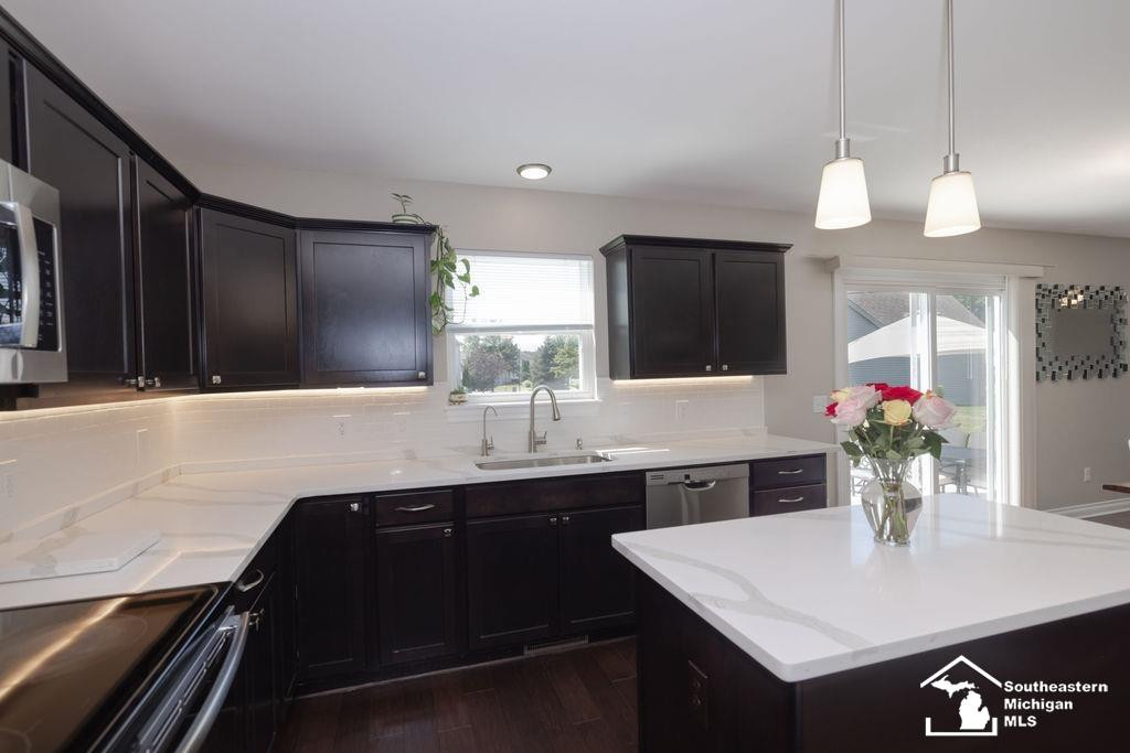 7538 Iris Drive, Temperance, MI 48182 — Photo 17