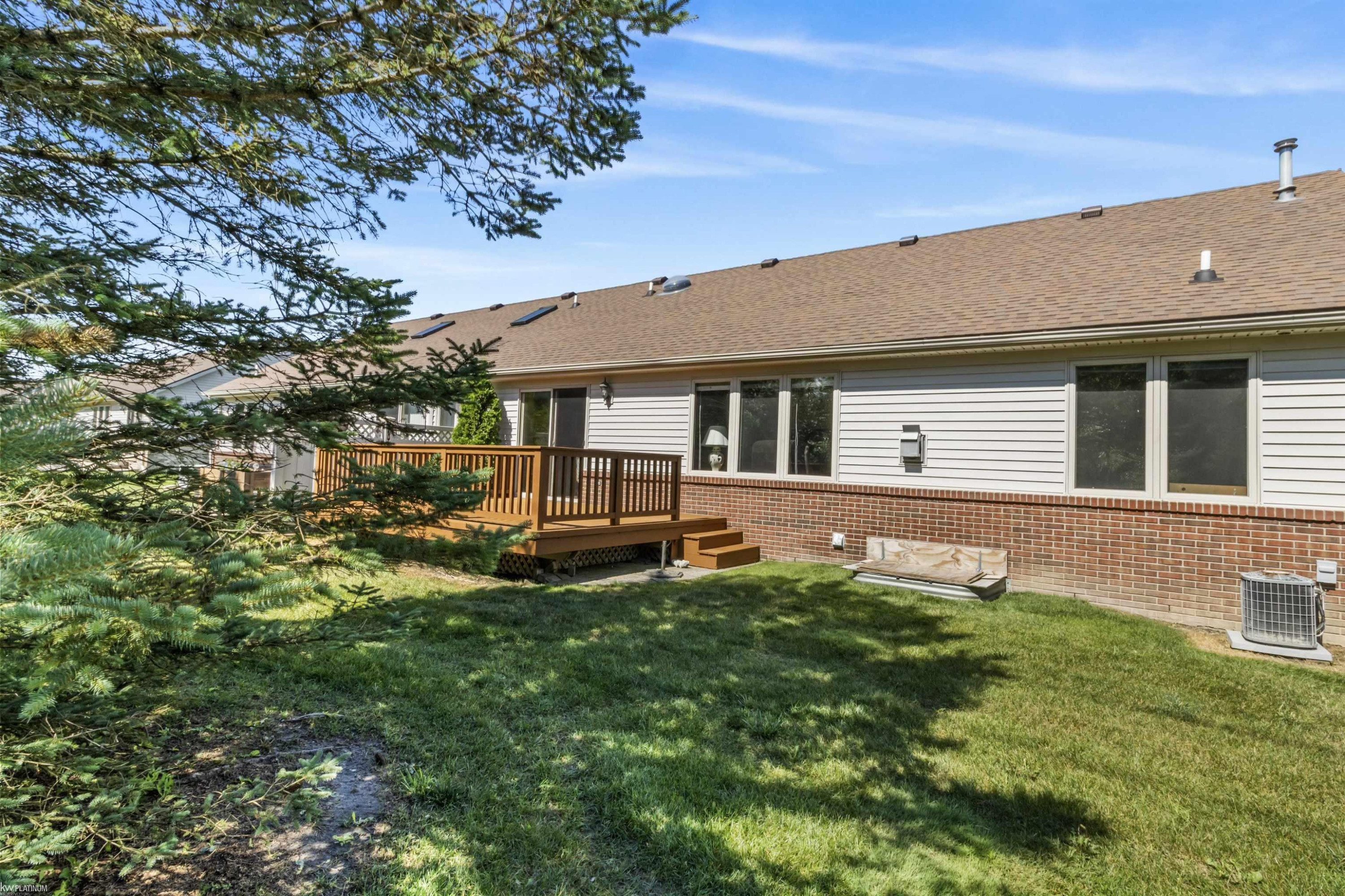 688 Snowbird Circle, MI 48079 — Photo 4