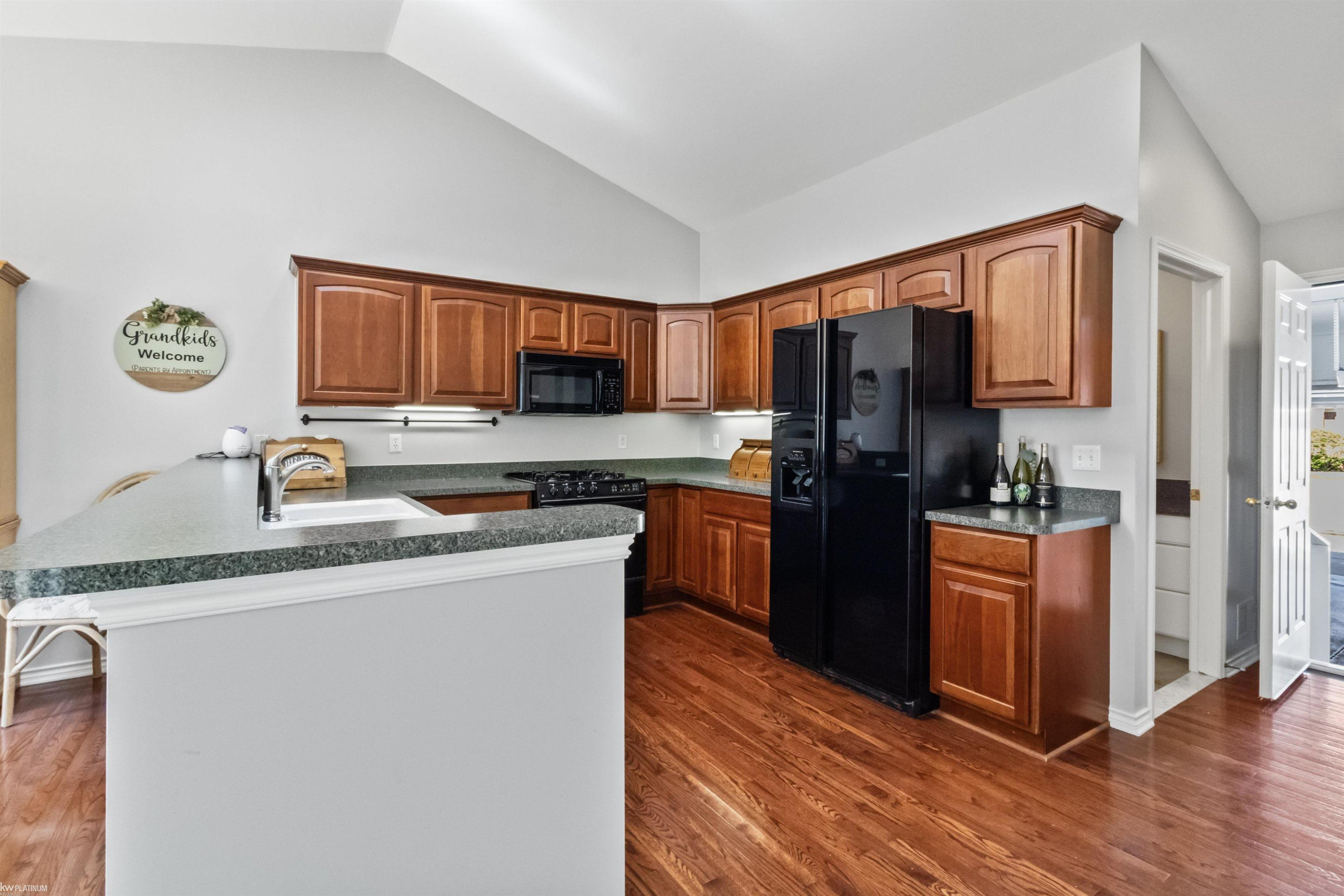 688 Snowbird Circle, MI 48079 — Photo 15