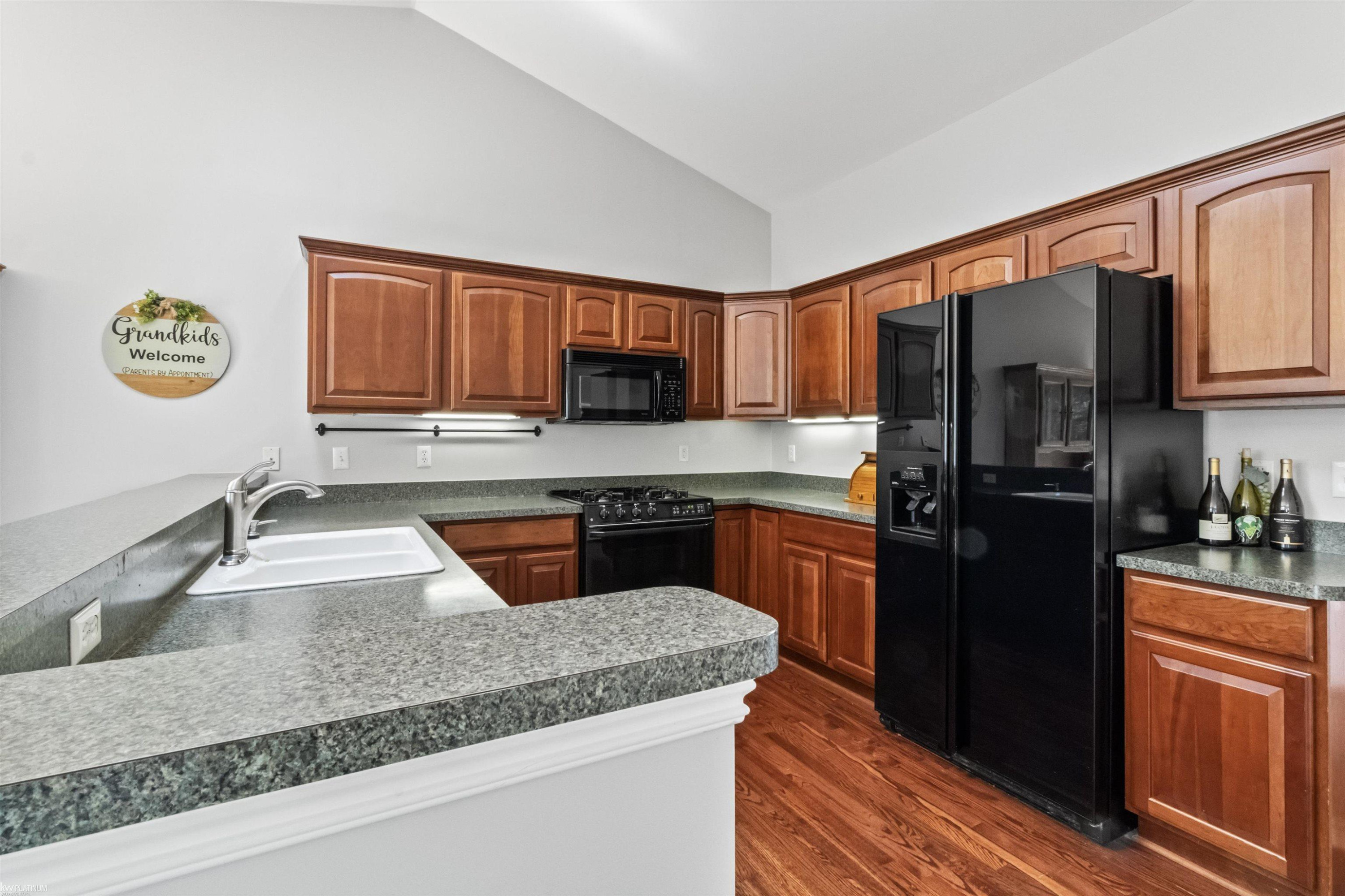 688 Snowbird Circle, MI 48079 — Photo 17