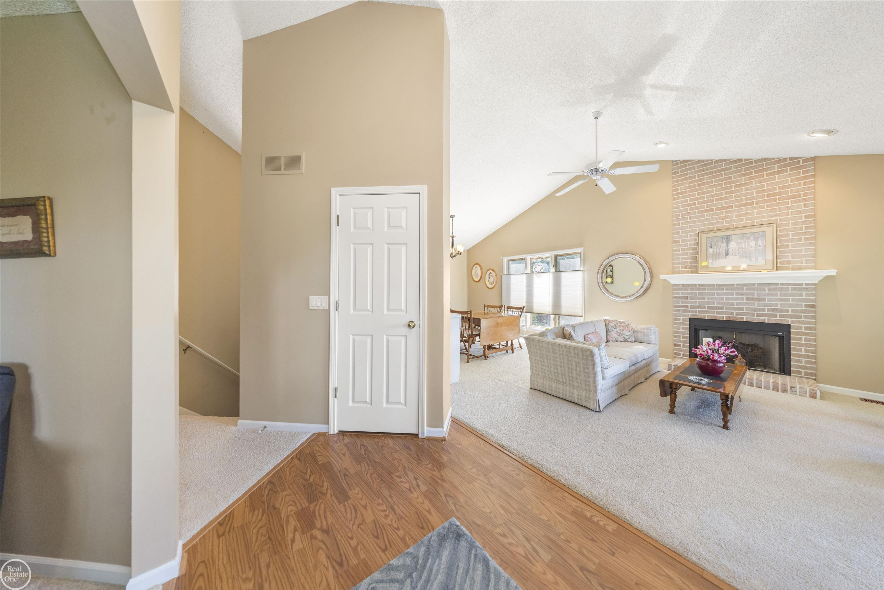 29486 Cove Creek Lane, 29, Farmington Hills, MI 48334 — Photo 2