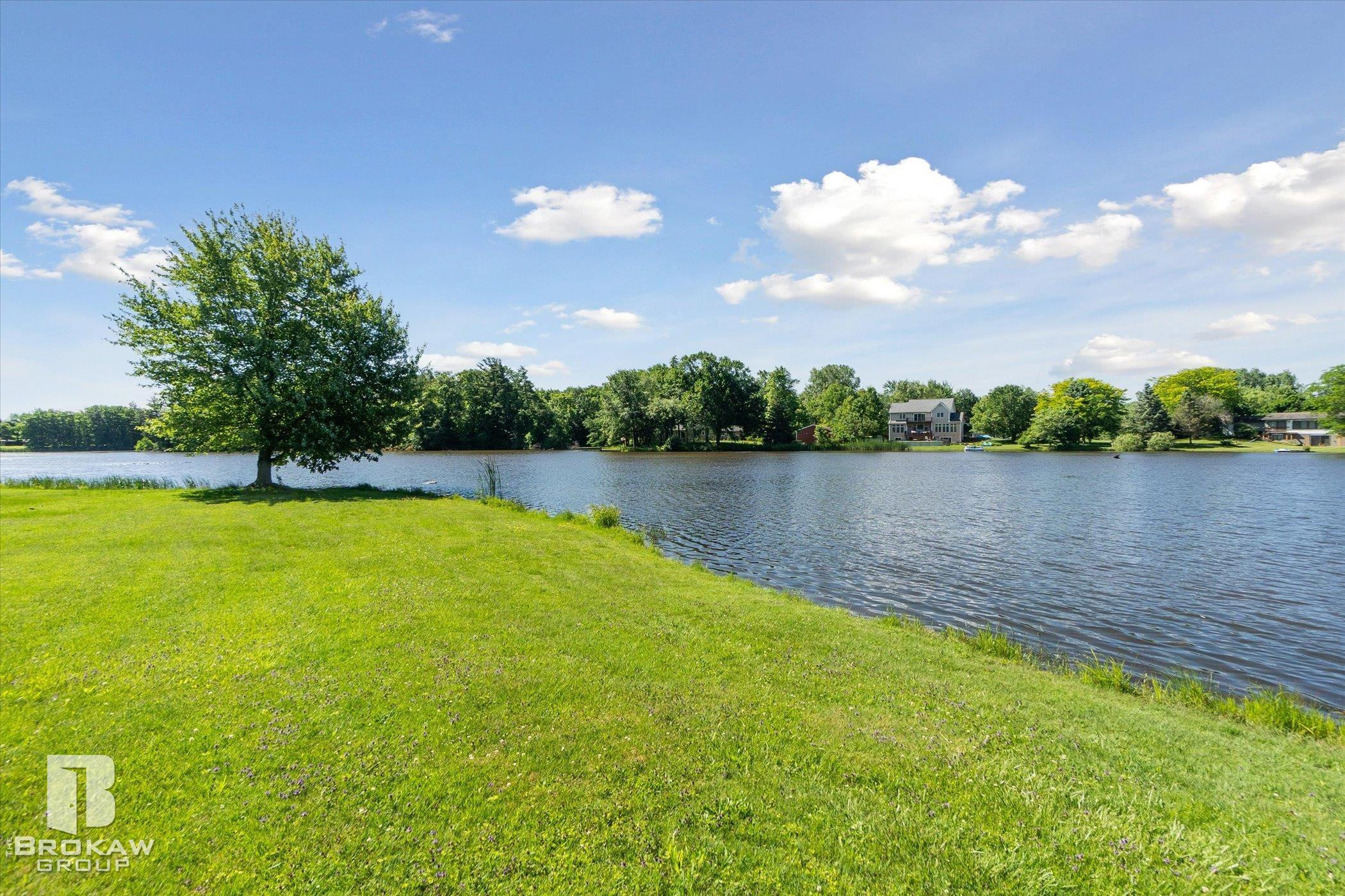 1720 Lakewood Circle, Lapeer, MI 48446 — Photo 2