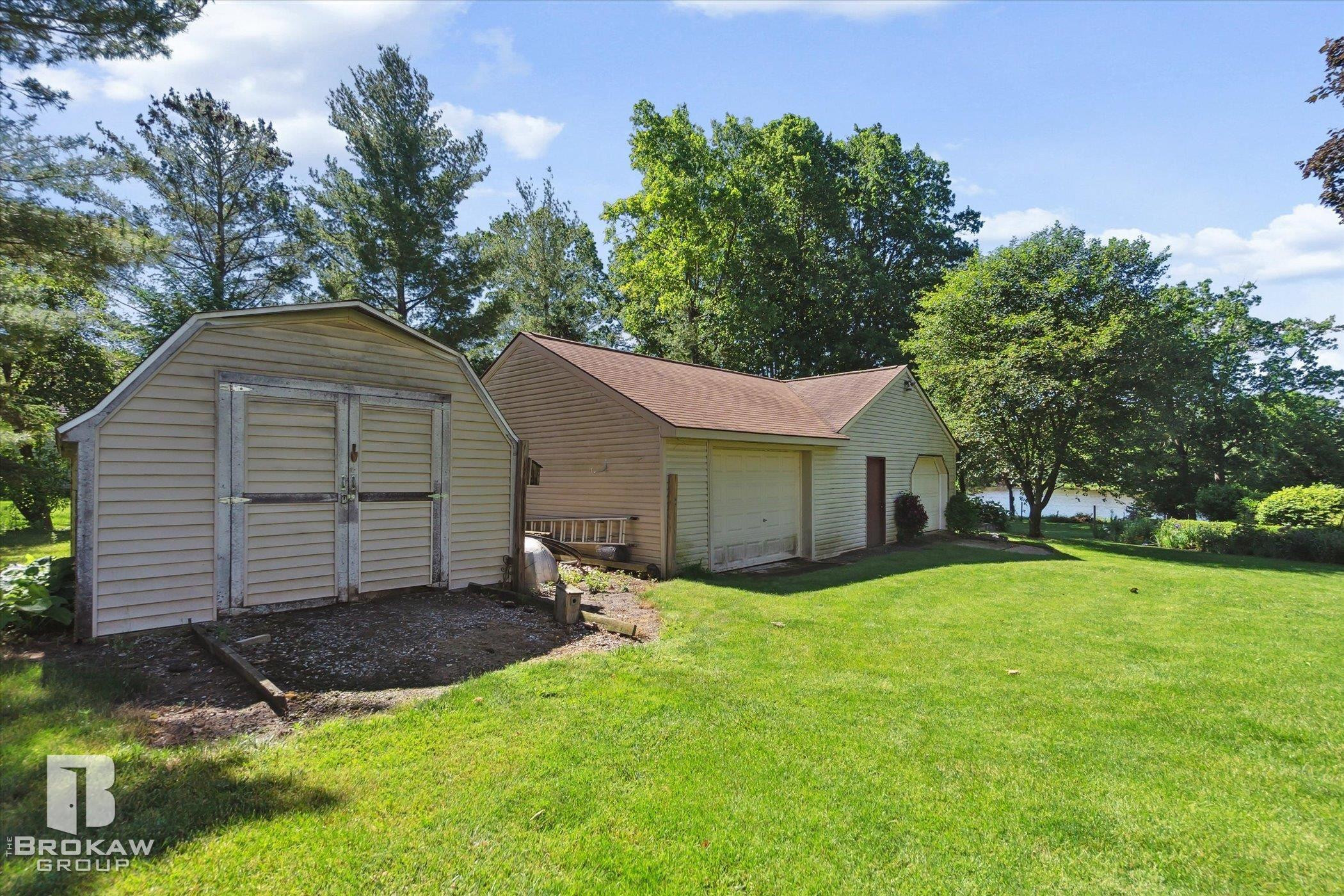 1720 Lakewood Circle, Lapeer, MI 48446 — Photo 9