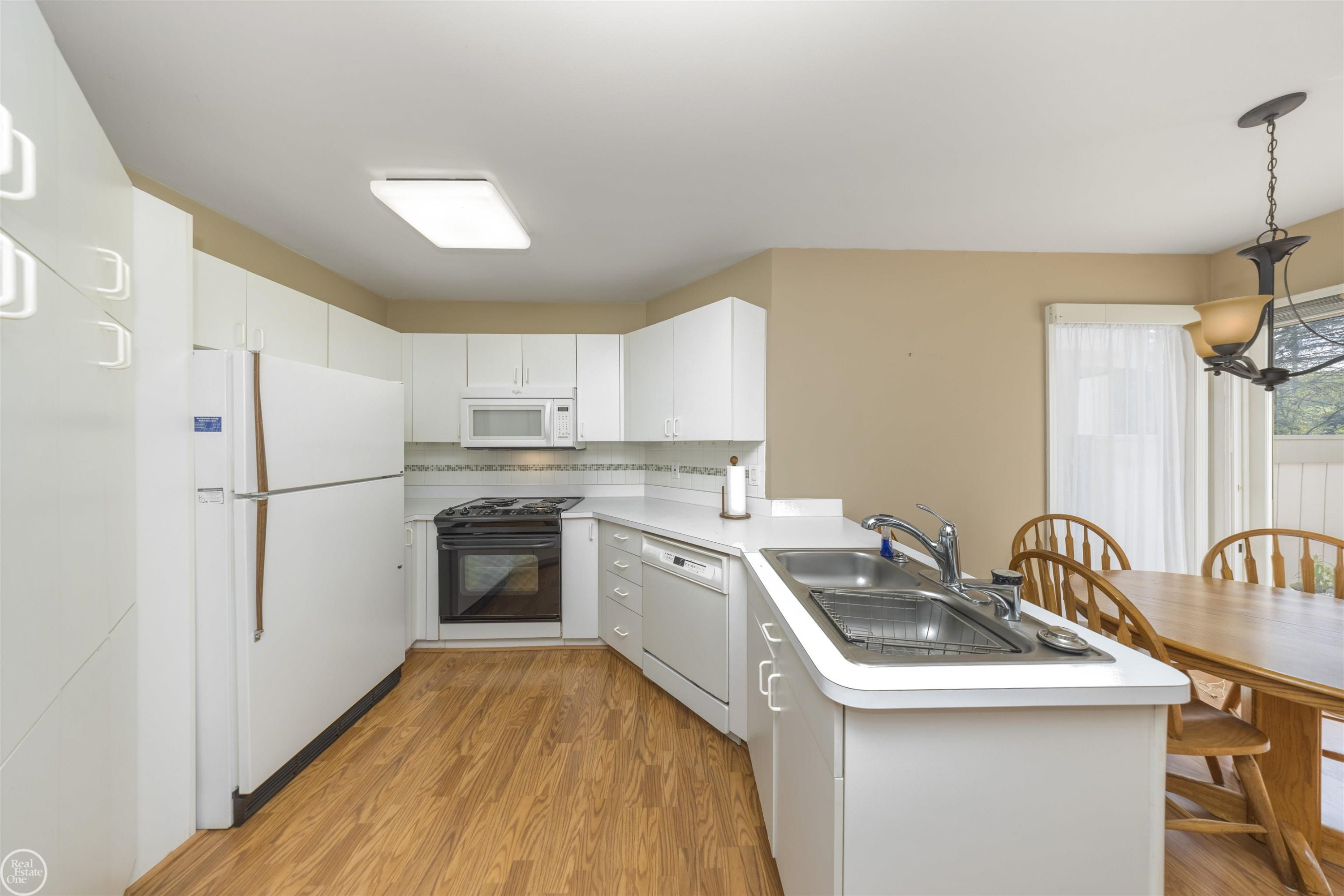 29486 Cove Creek Lane, 29, Farmington Hills, MI 48334 — Photo 13