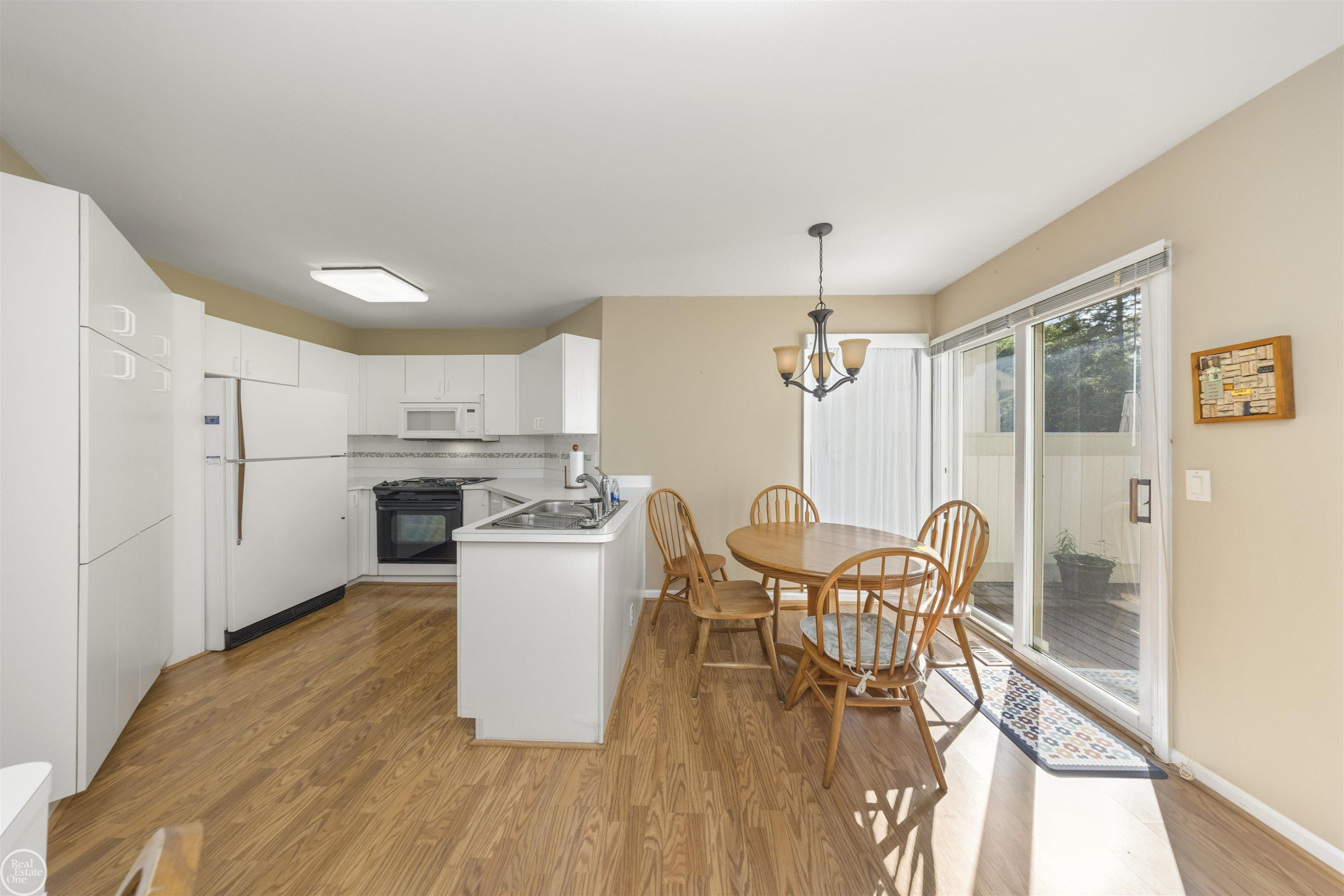 29486 Cove Creek Lane, 29, Farmington Hills, MI 48334 — Photo 17