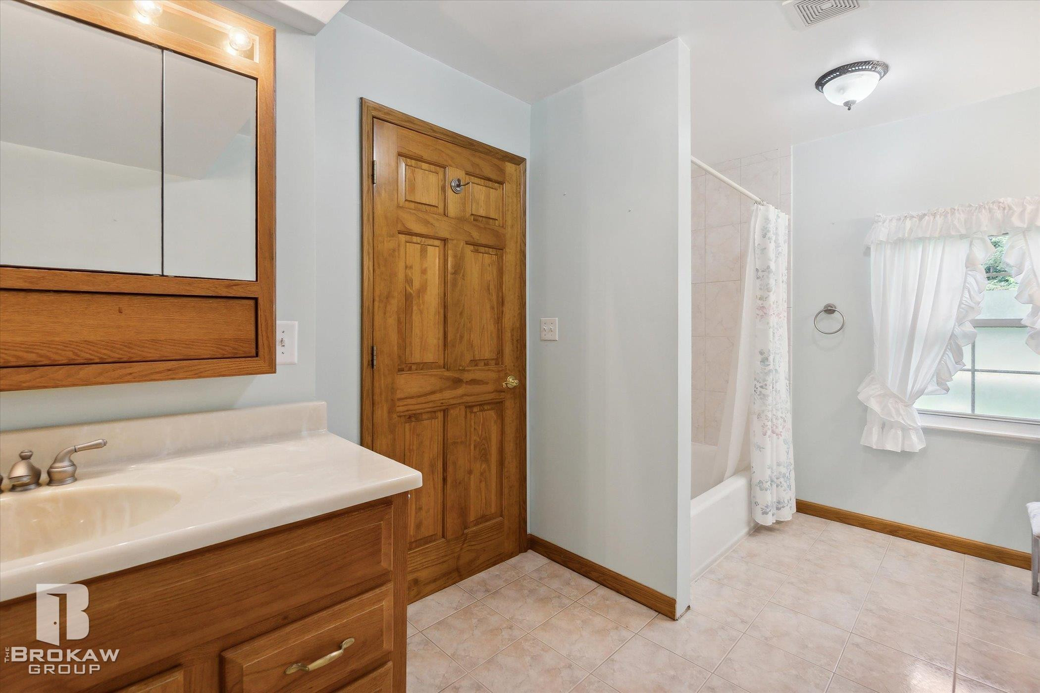 1720 Lakewood Circle, Lapeer, MI 48446 — Photo 27