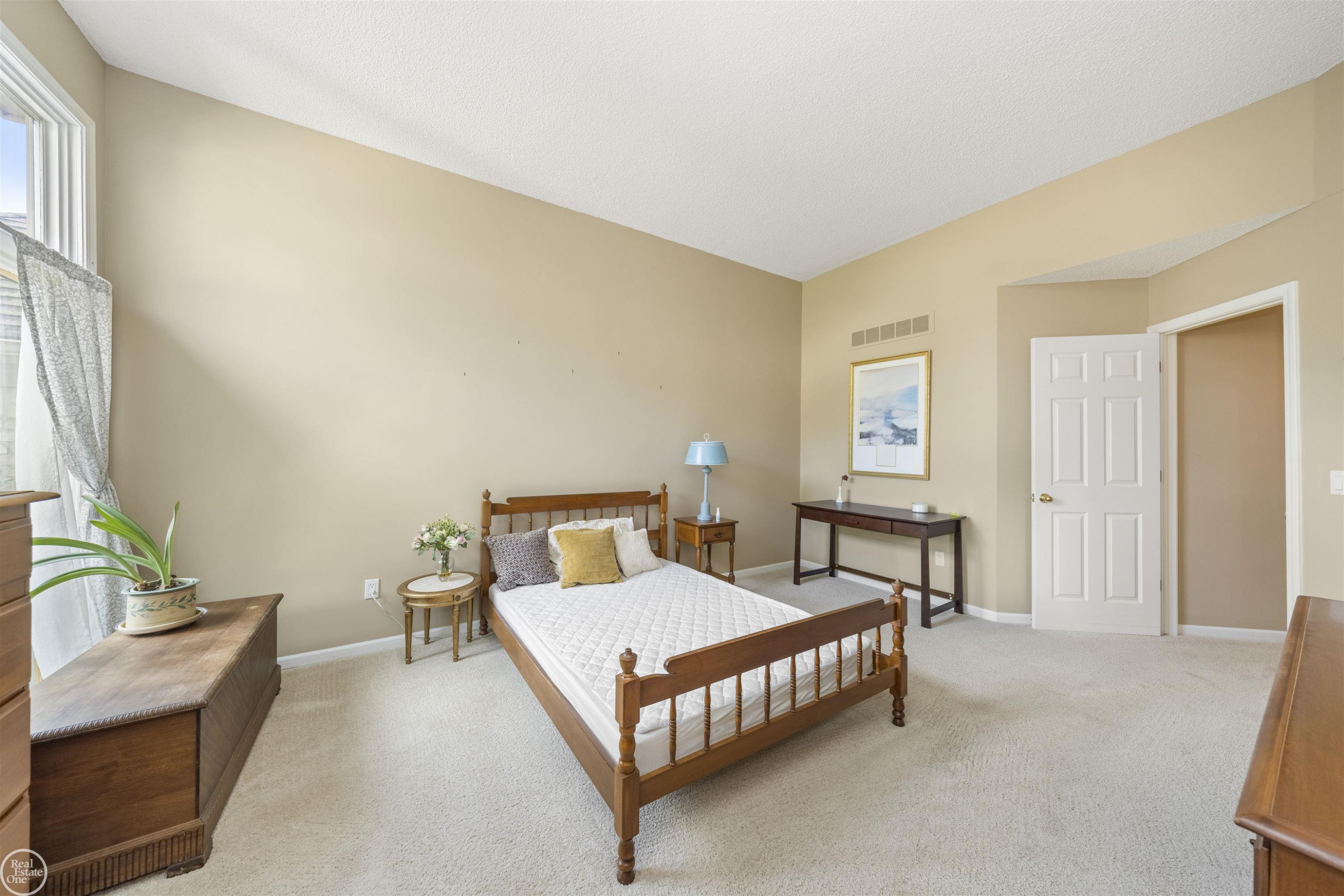 29486 Cove Creek Lane, 29, Farmington Hills, MI 48334 — Photo 21