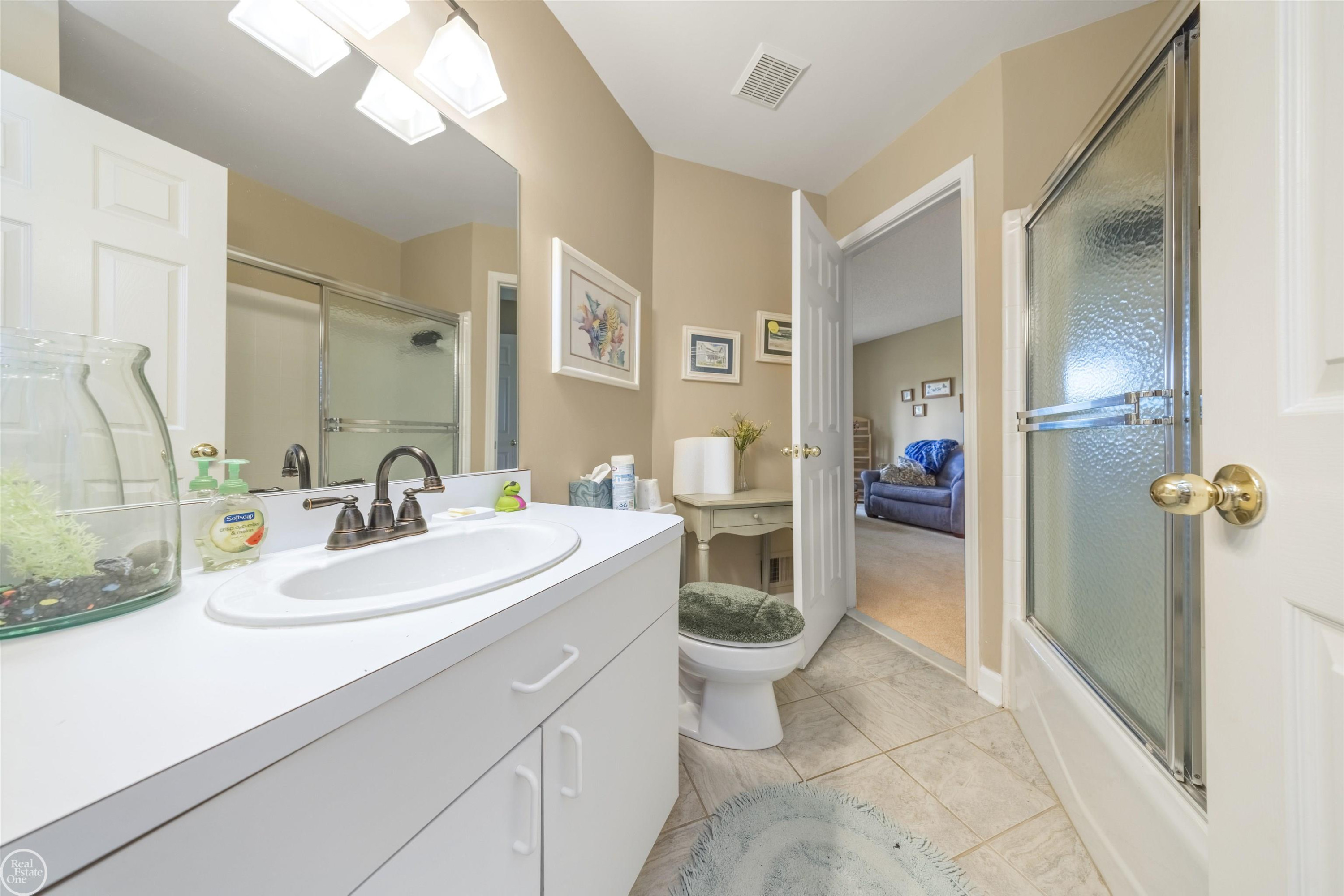 29486 Cove Creek Lane, 29, Farmington Hills, MI 48334 — Photo 28