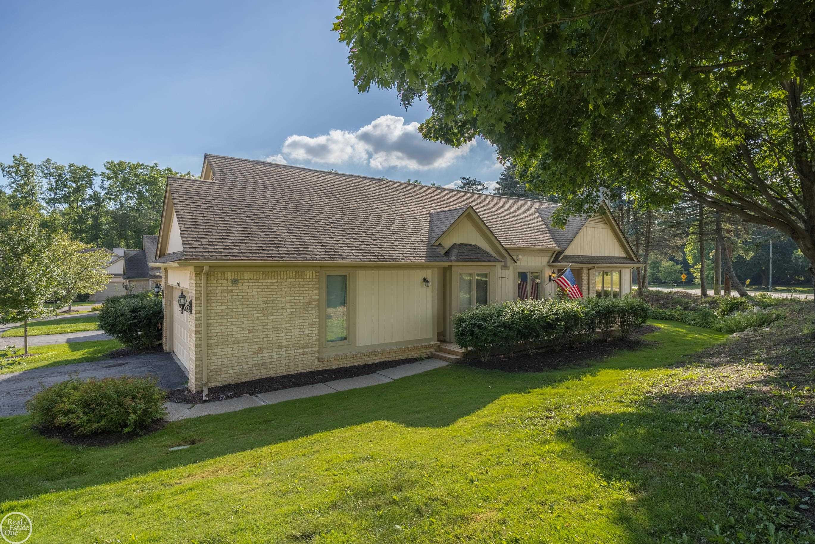 29486 Cove Creek Lane, 29, Farmington Hills, MI 48334 — Photo 37
